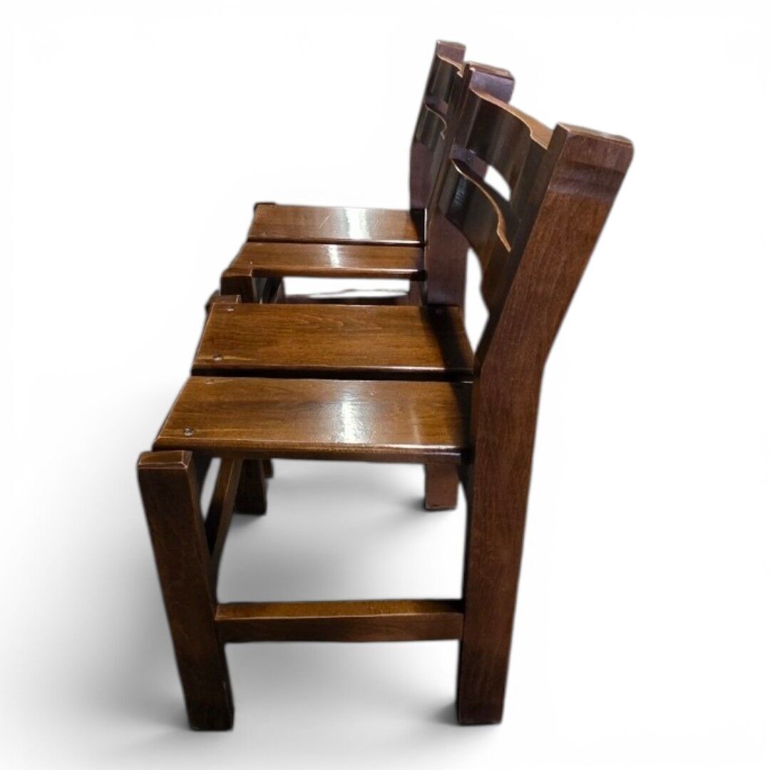 Paire de chaises en orme massif, style Maison Regain
