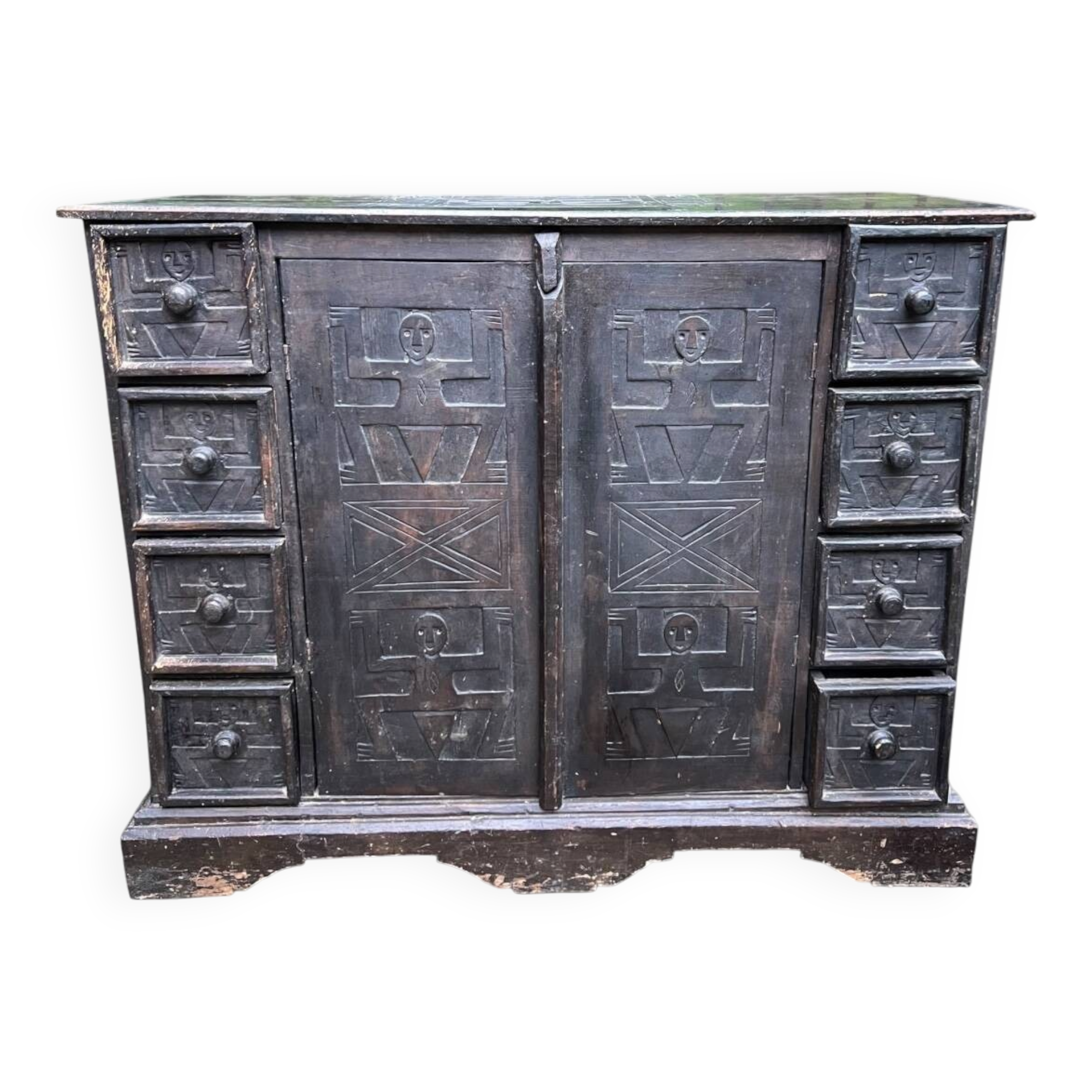 Buffet Dogon in carved solid wood - Tribal & Brutalist Style
