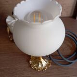 Table lamp in gilded bronze and white opaline