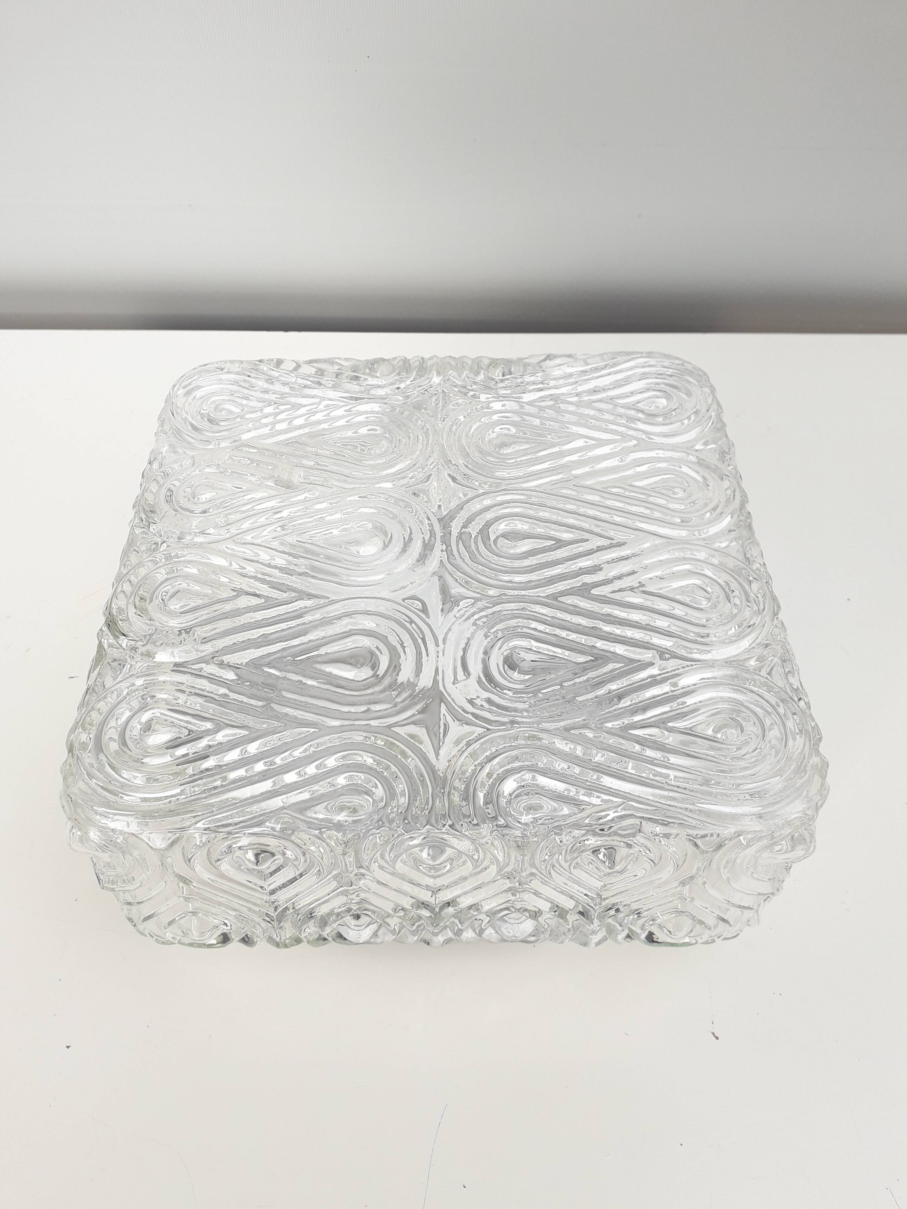 Plafonnier en verre moulé pressé - carré - 1970-80