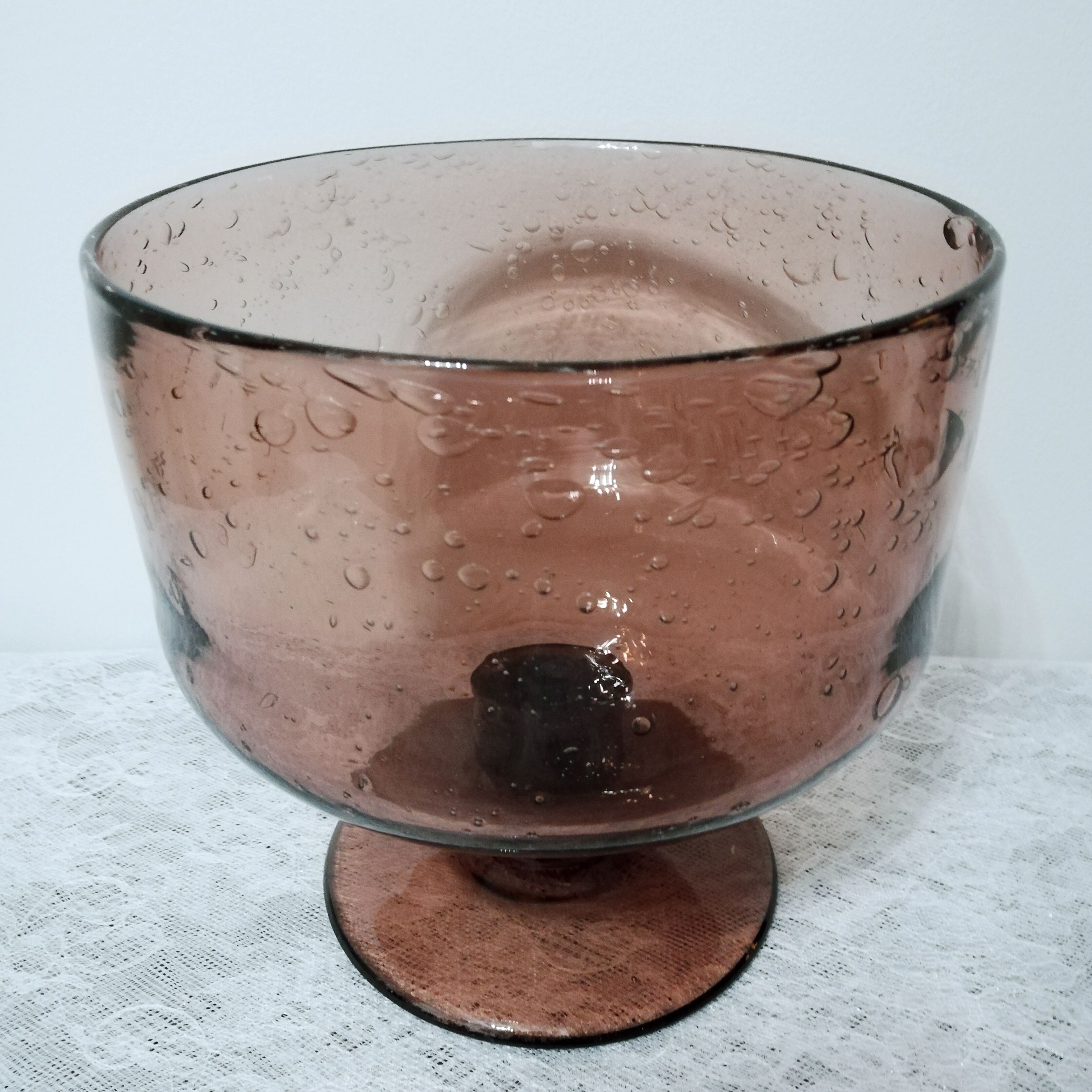 Cut in bubbled blown glass biot