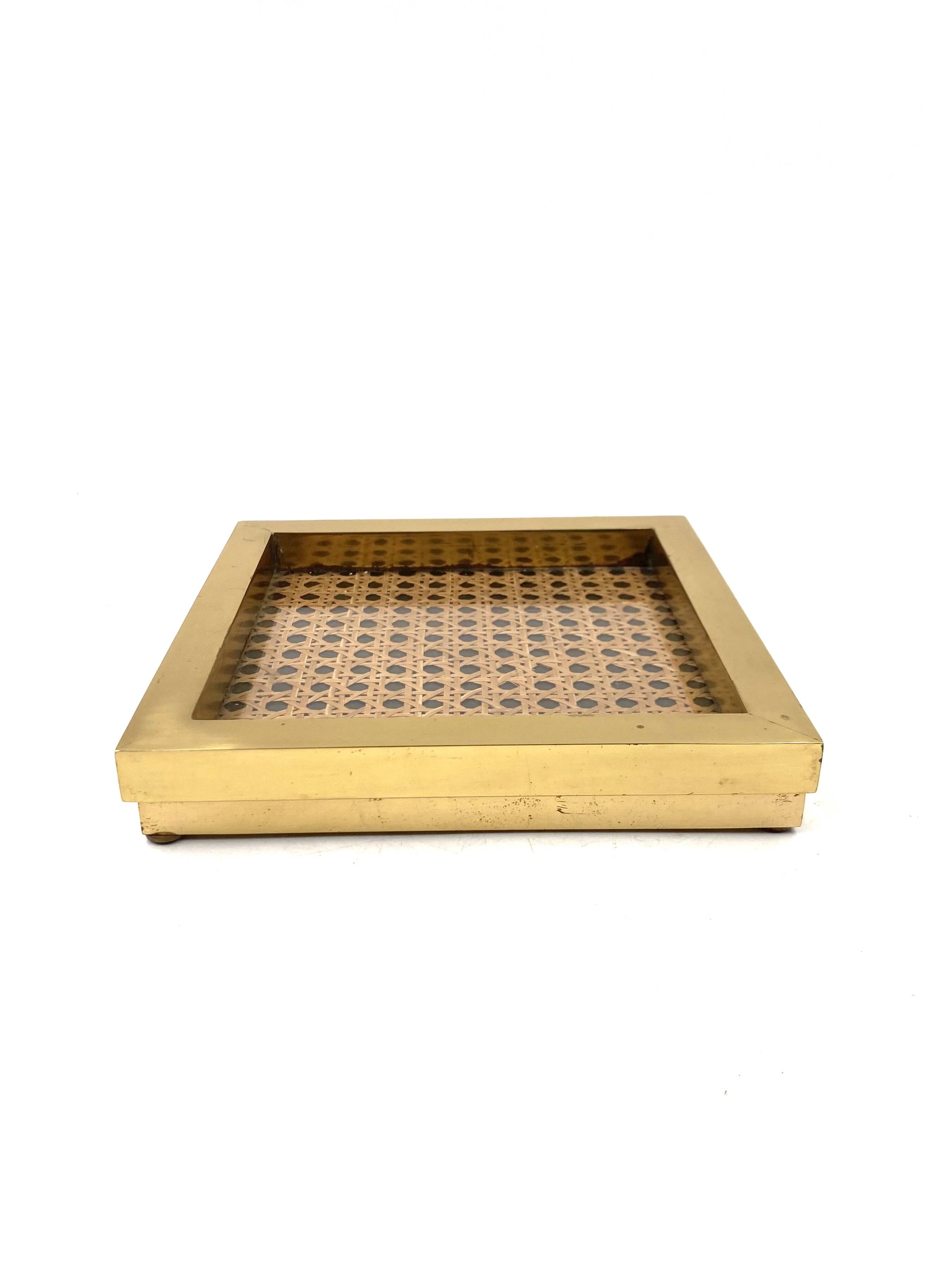 Hollywood regency vide poche, brass and Vienna straw, Italy 1970