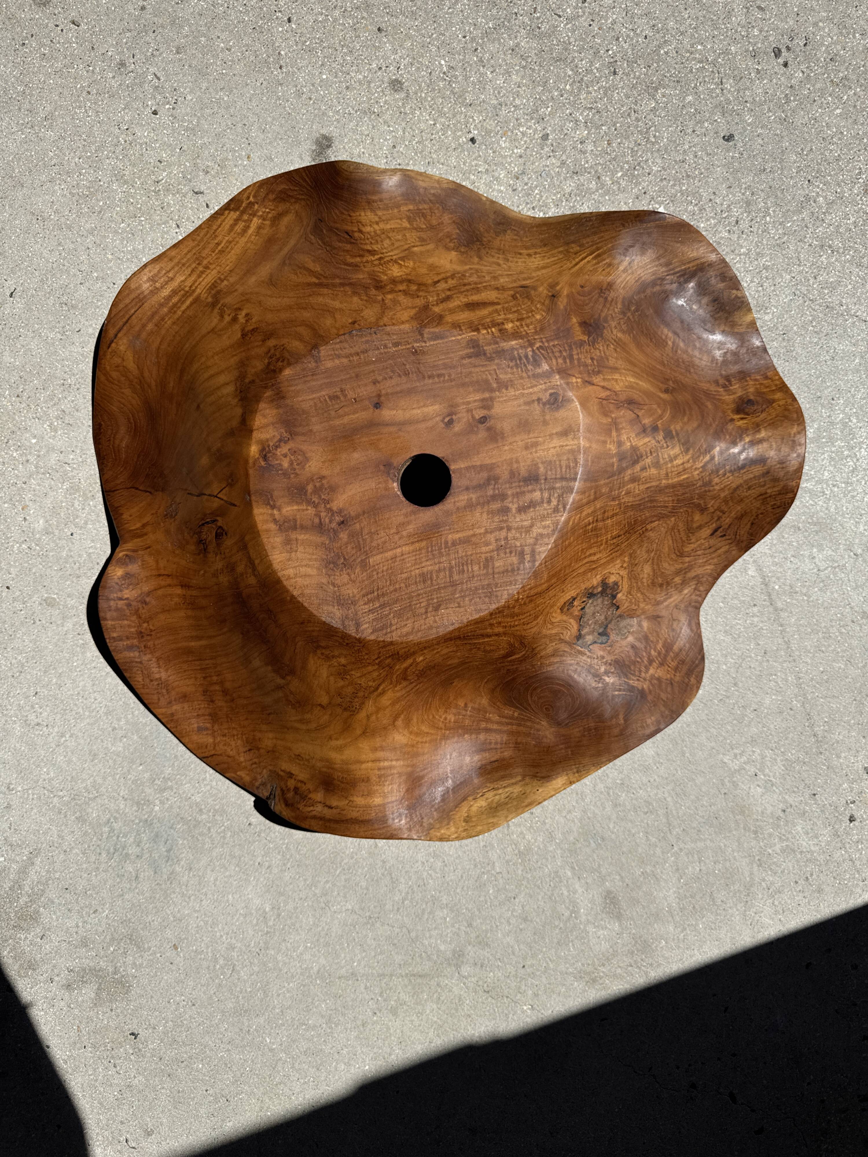 Very large wavy flat leaf suspension in smooth teak D:60