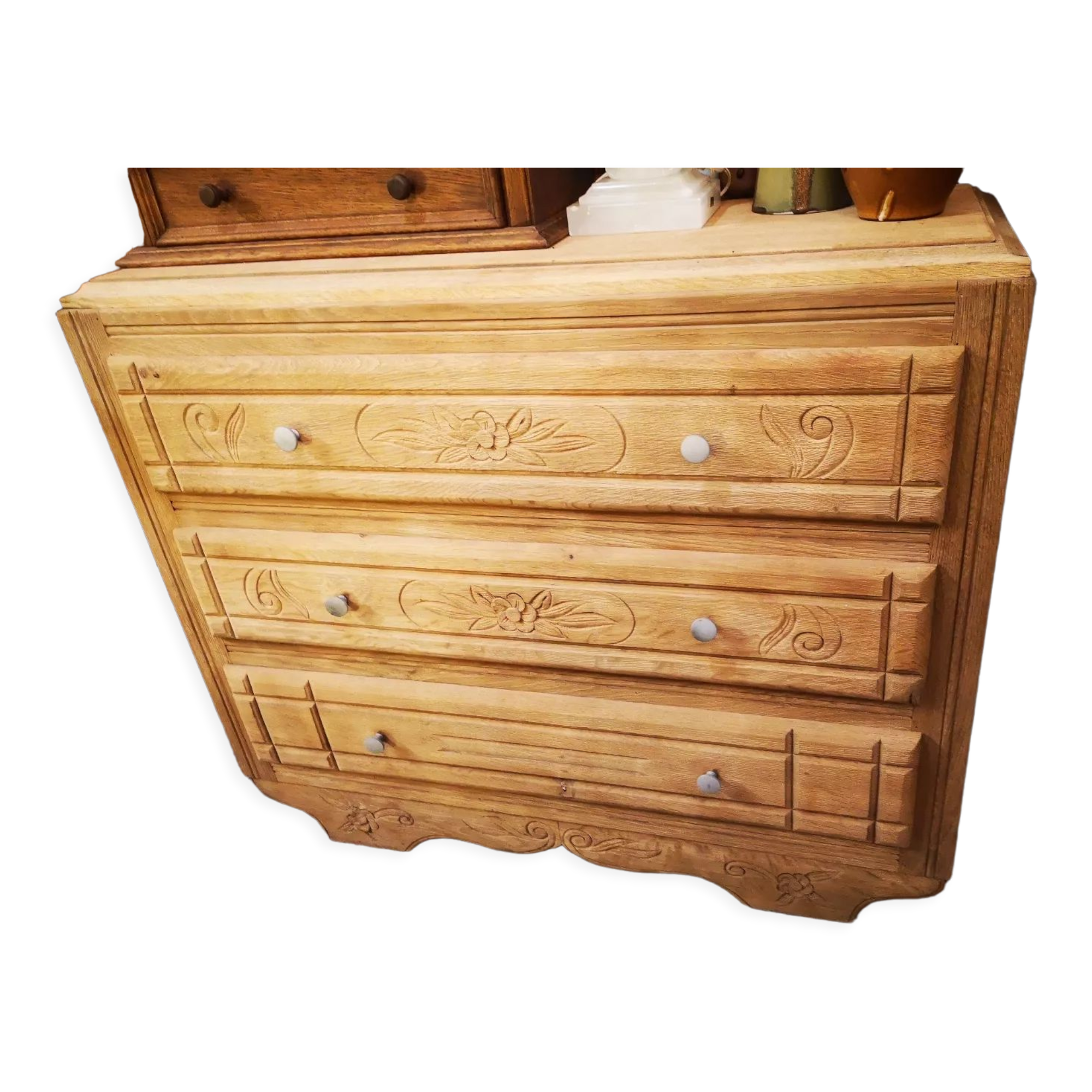 Aerogummed chest of drawers