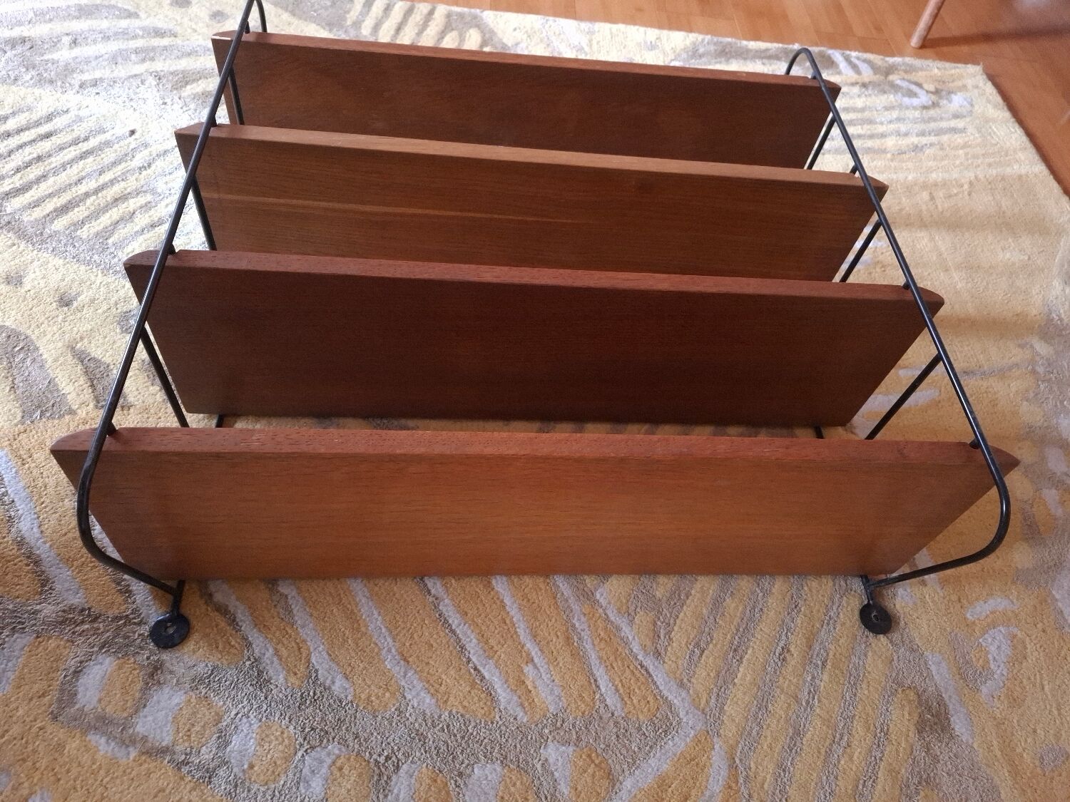 String shelves wood and metal