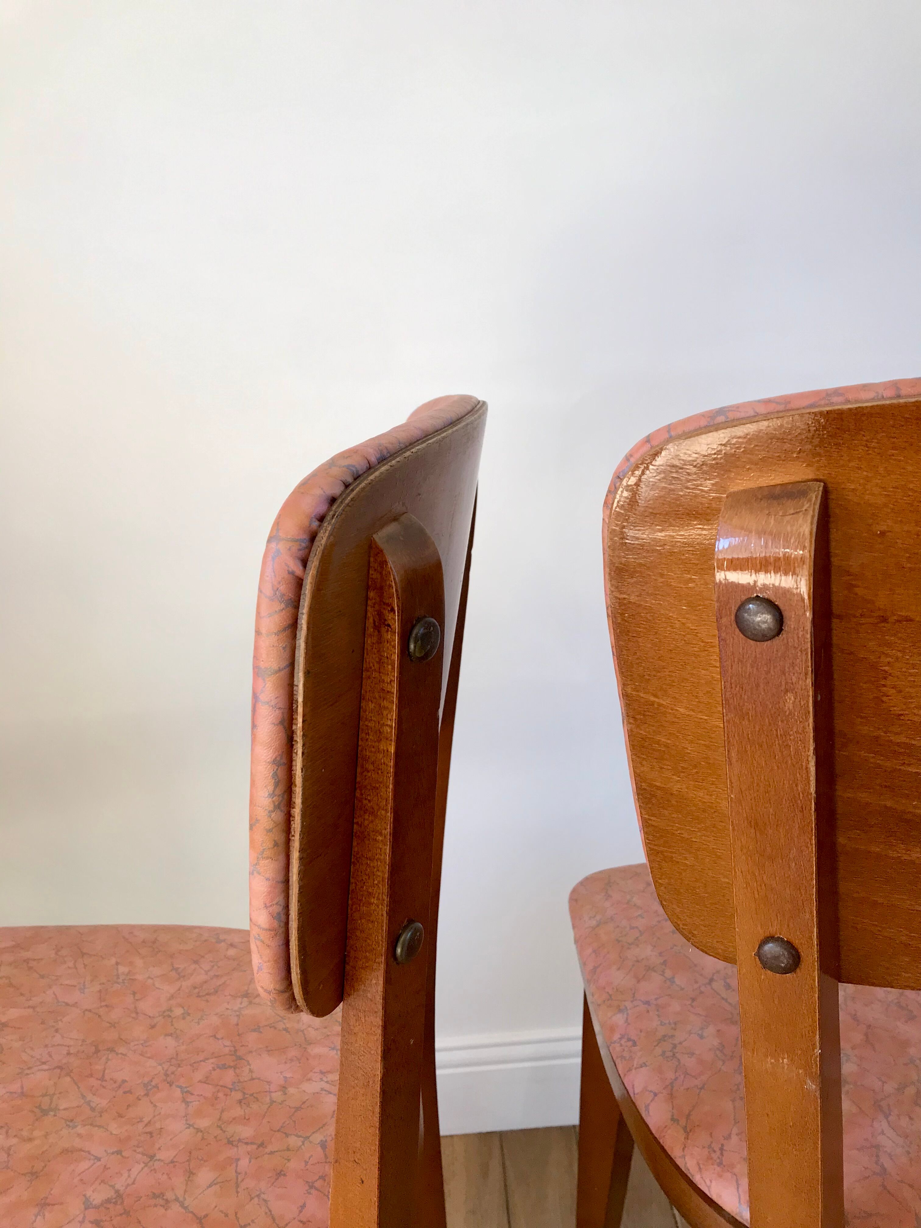 Set of 6 Scandinavian chairs in beech wood and pastel skaï 50s