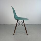 Chaise d'appoint Eames Herman Miller DSW en turquoise
