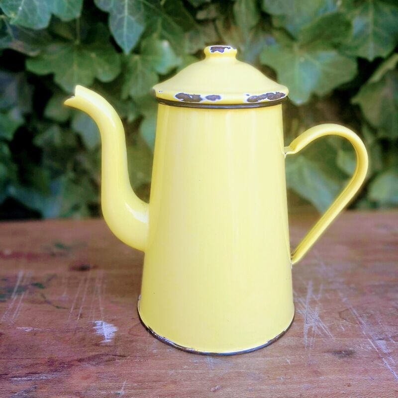 Yellow enamelled coffee maker