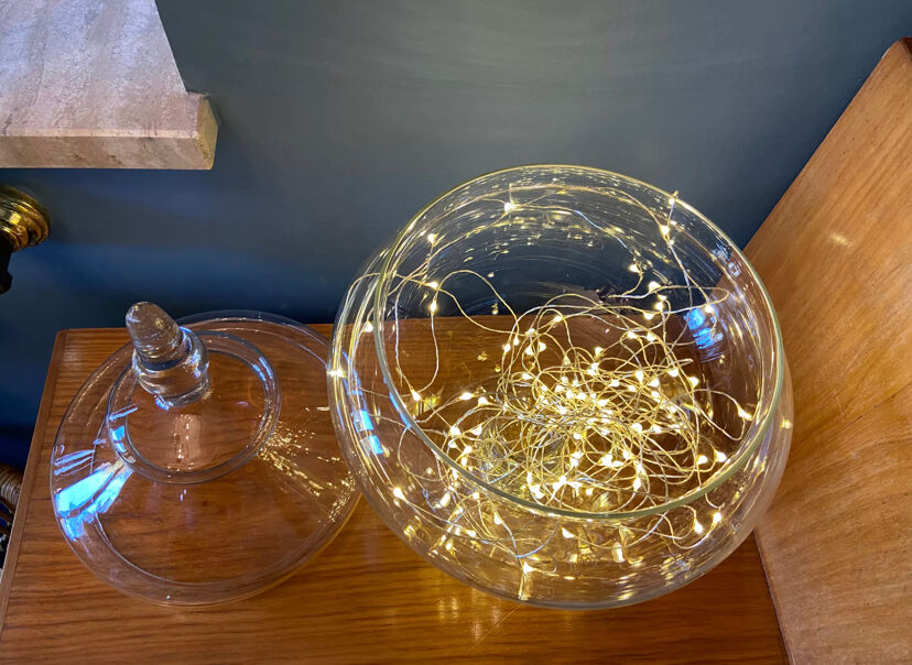 Christmas Pop-up 2022 - Glass jar on pedestal