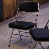 Vintage look folding chair