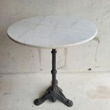 Round table bistro in white marble