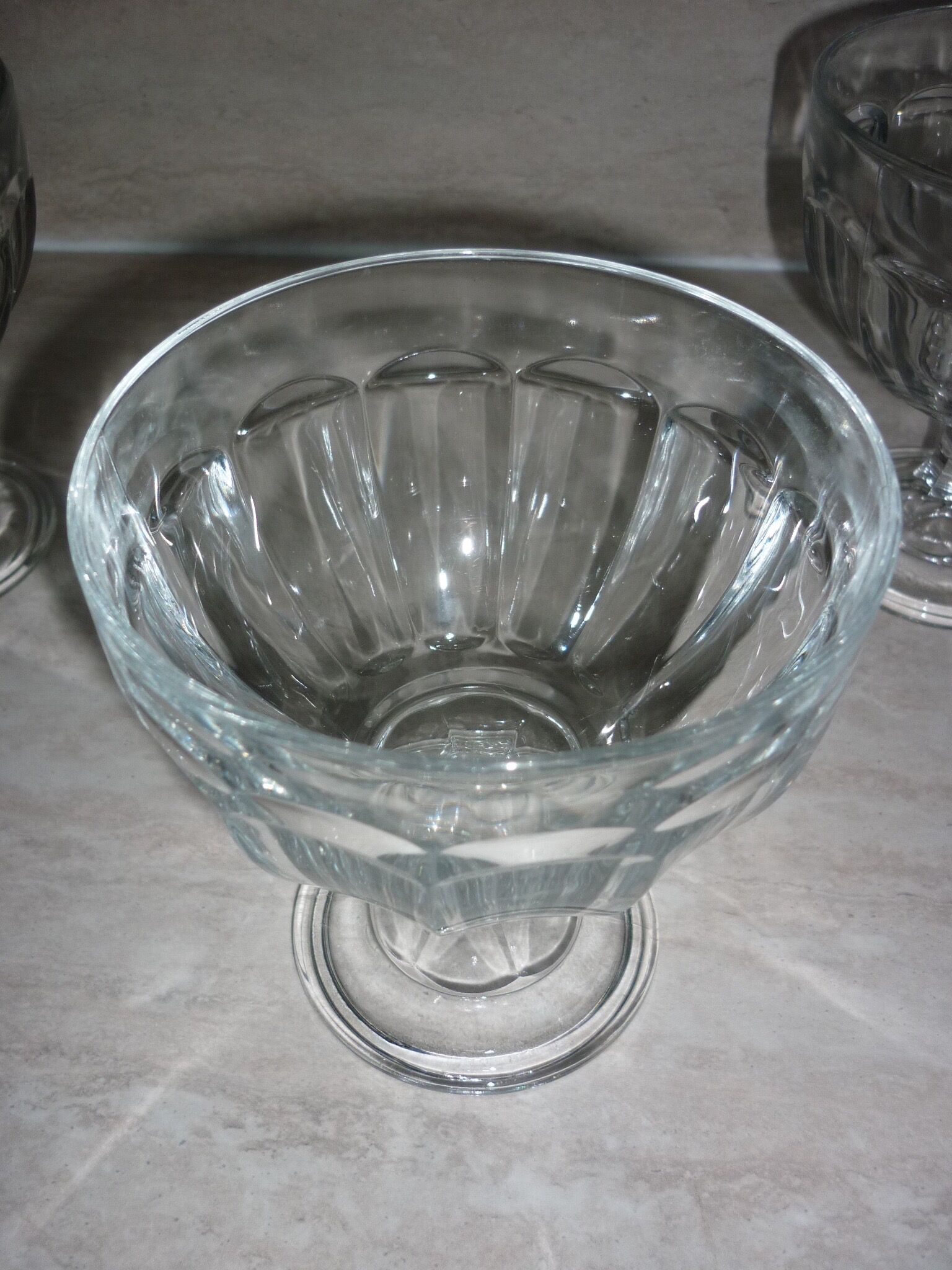 5 moulded glass standing cups for desserts