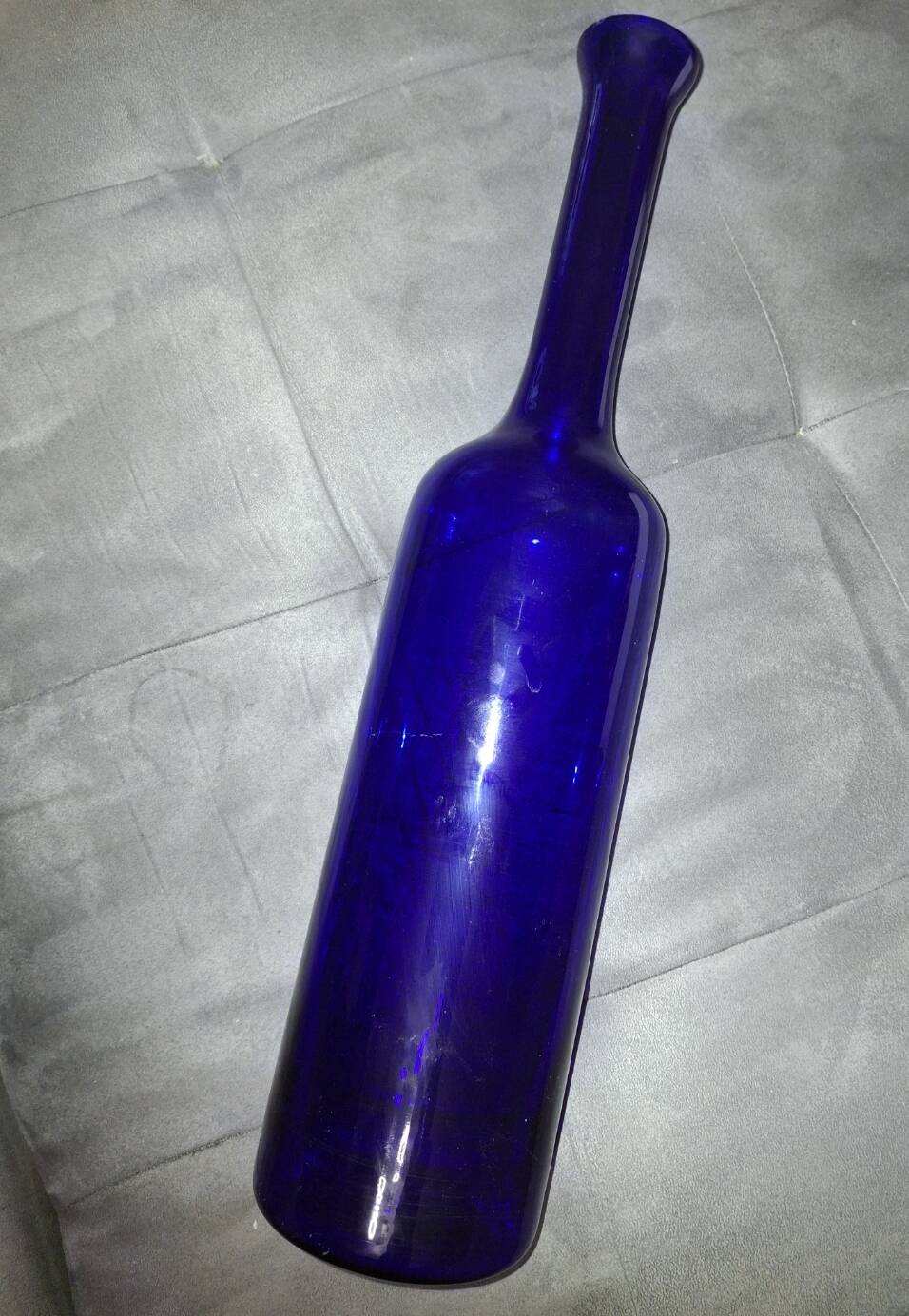 Large single-flower vase