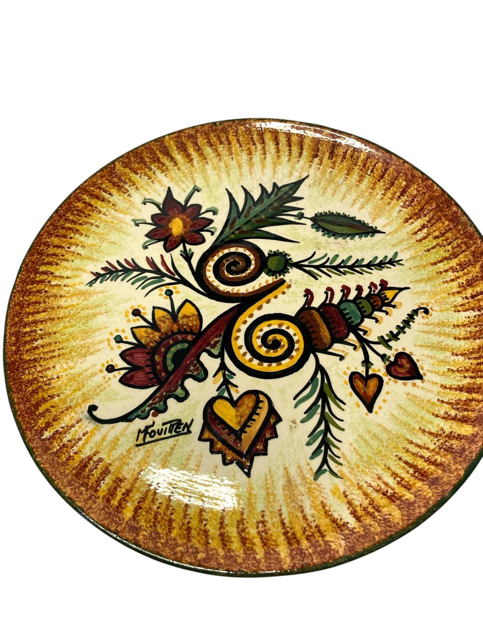 Two Quimper earthenware plates signed Fouillen circa 1960