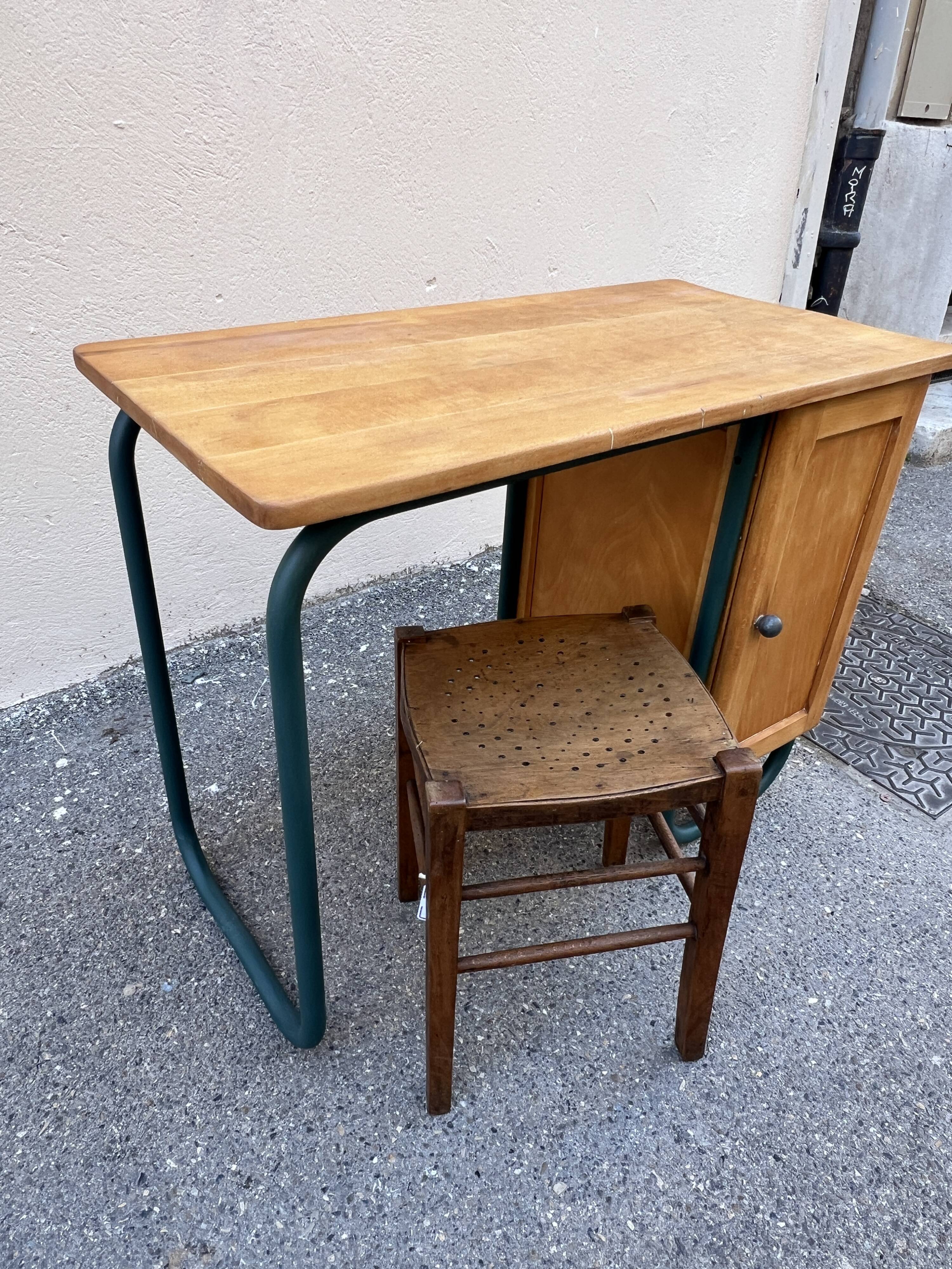 Boarding office spirit Jacques Hitier