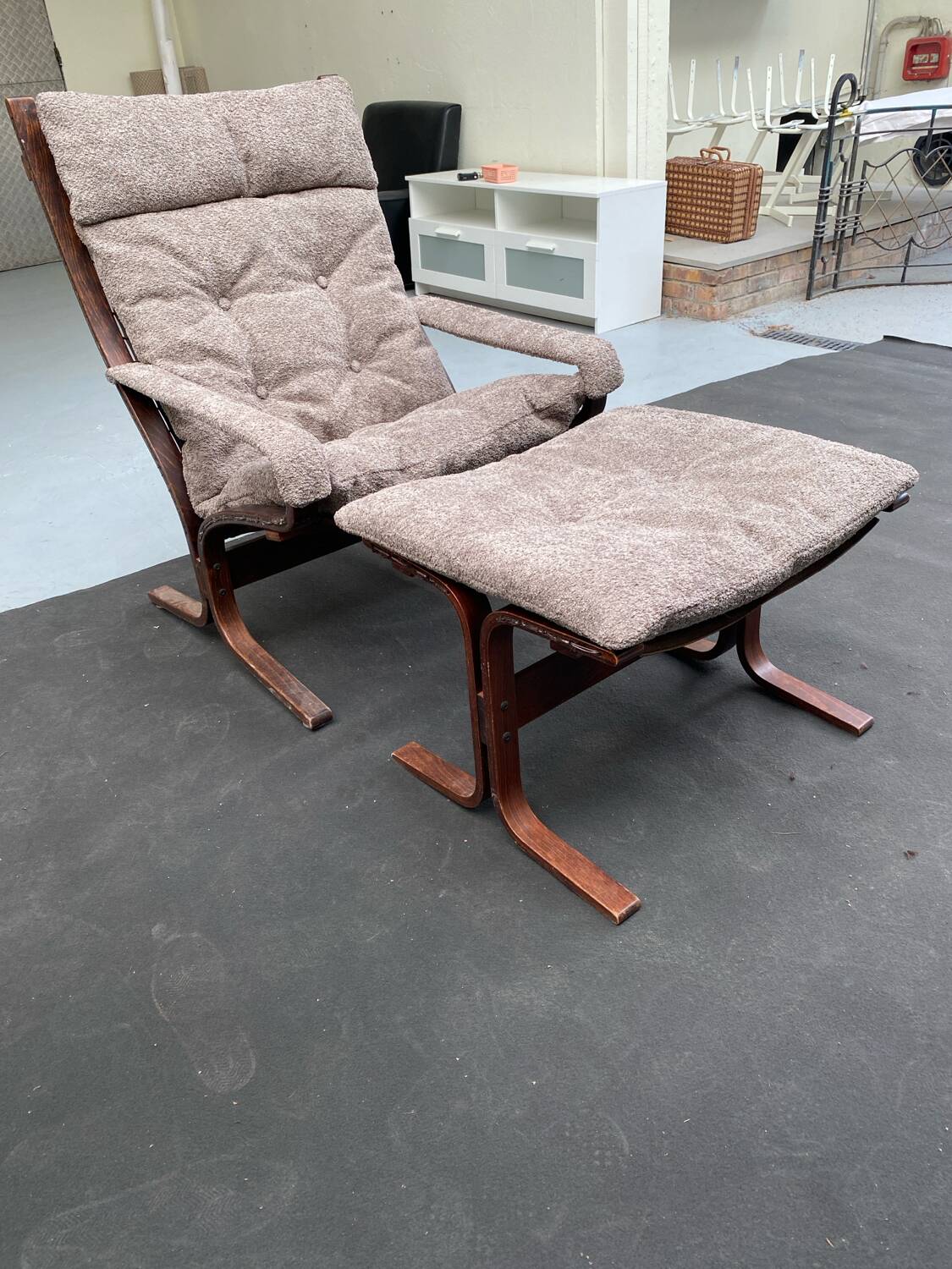 Scandinavian lounge chair