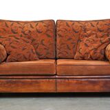 Luxurious 2.5-seater sheep leather sofa with fabric cushions in English style