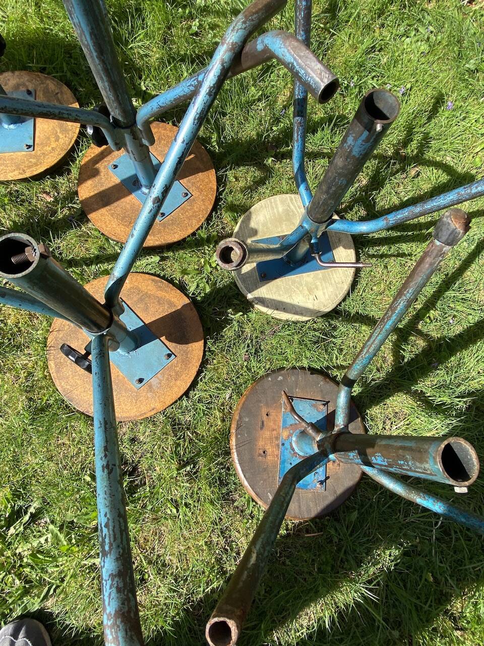 6 adjustable industrial workshop stools, 50s/60s