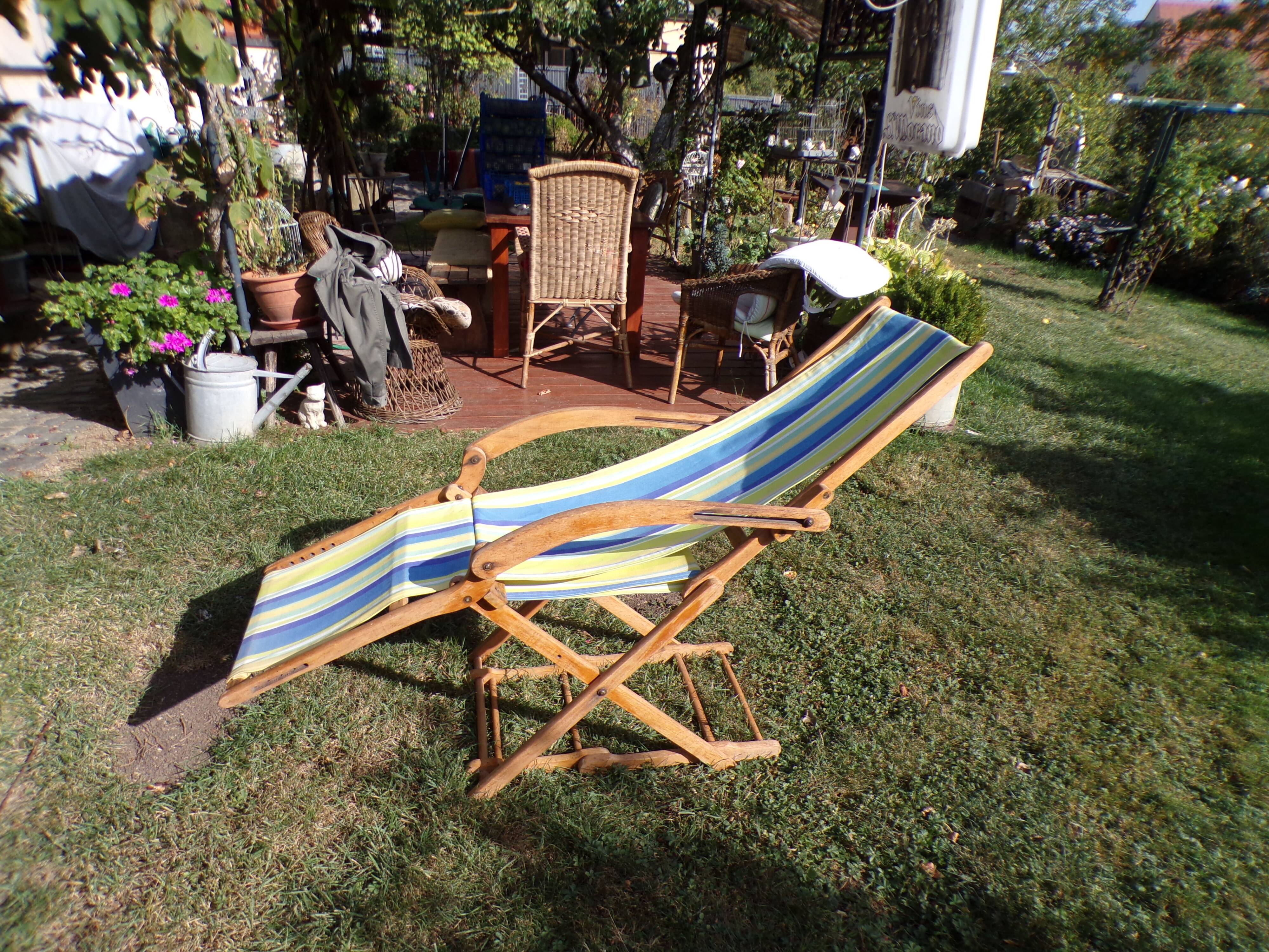 Vintage lounge chair
