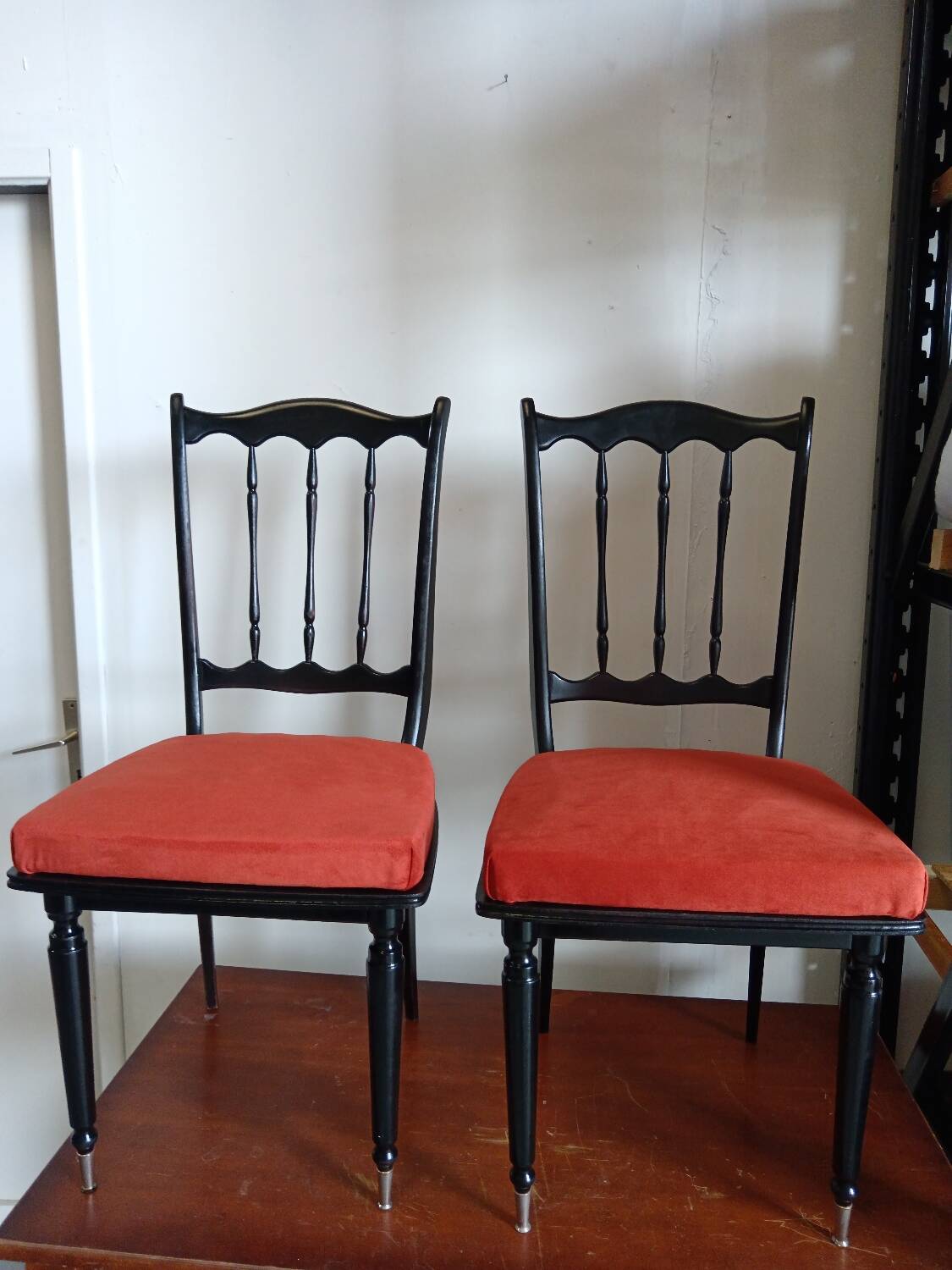 Lot of two refurbished western chairs