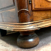 Buffet de stryle Louis XIV en noyer massif XIX siècle