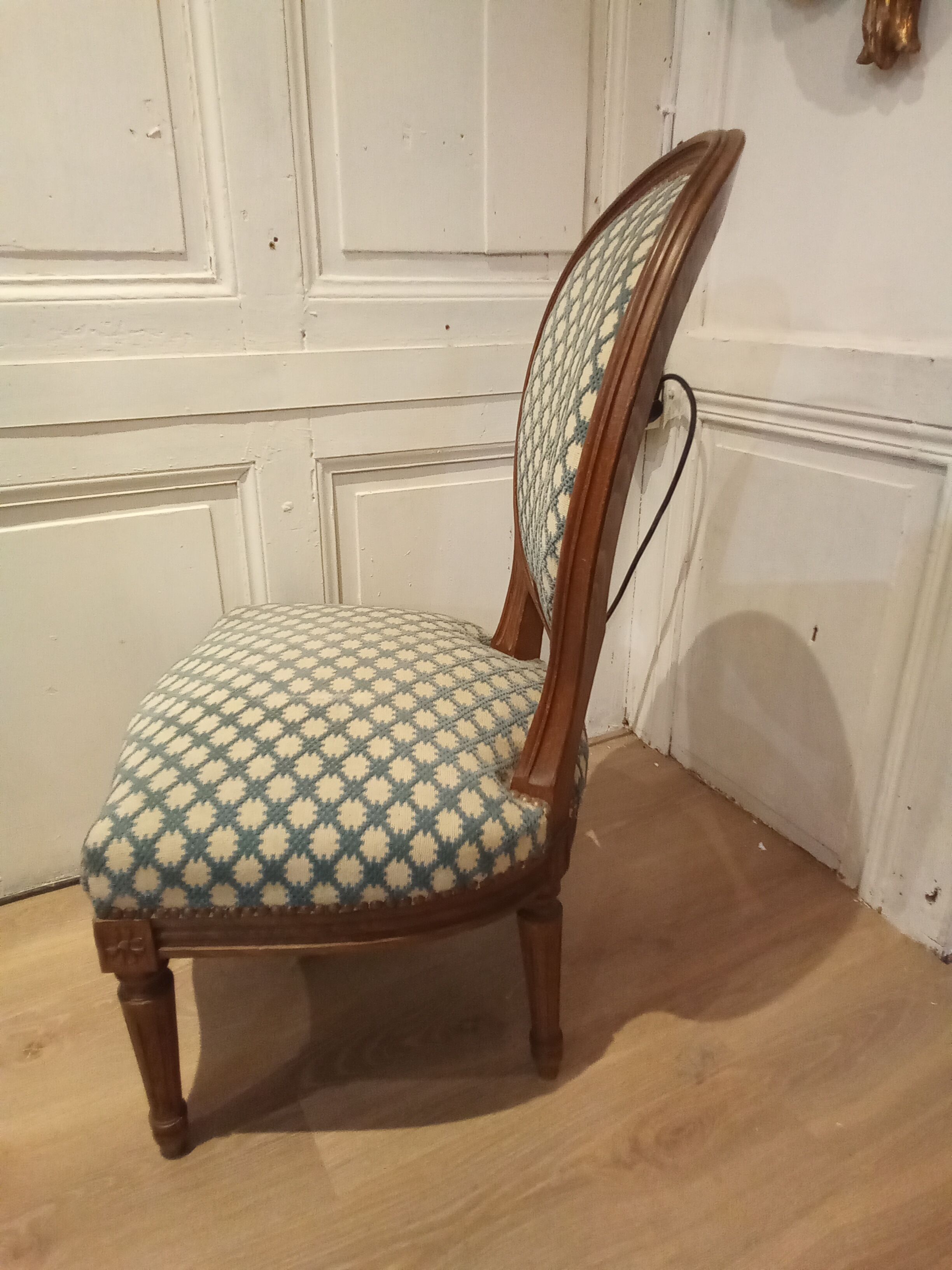 Chaise de style Louis XVI