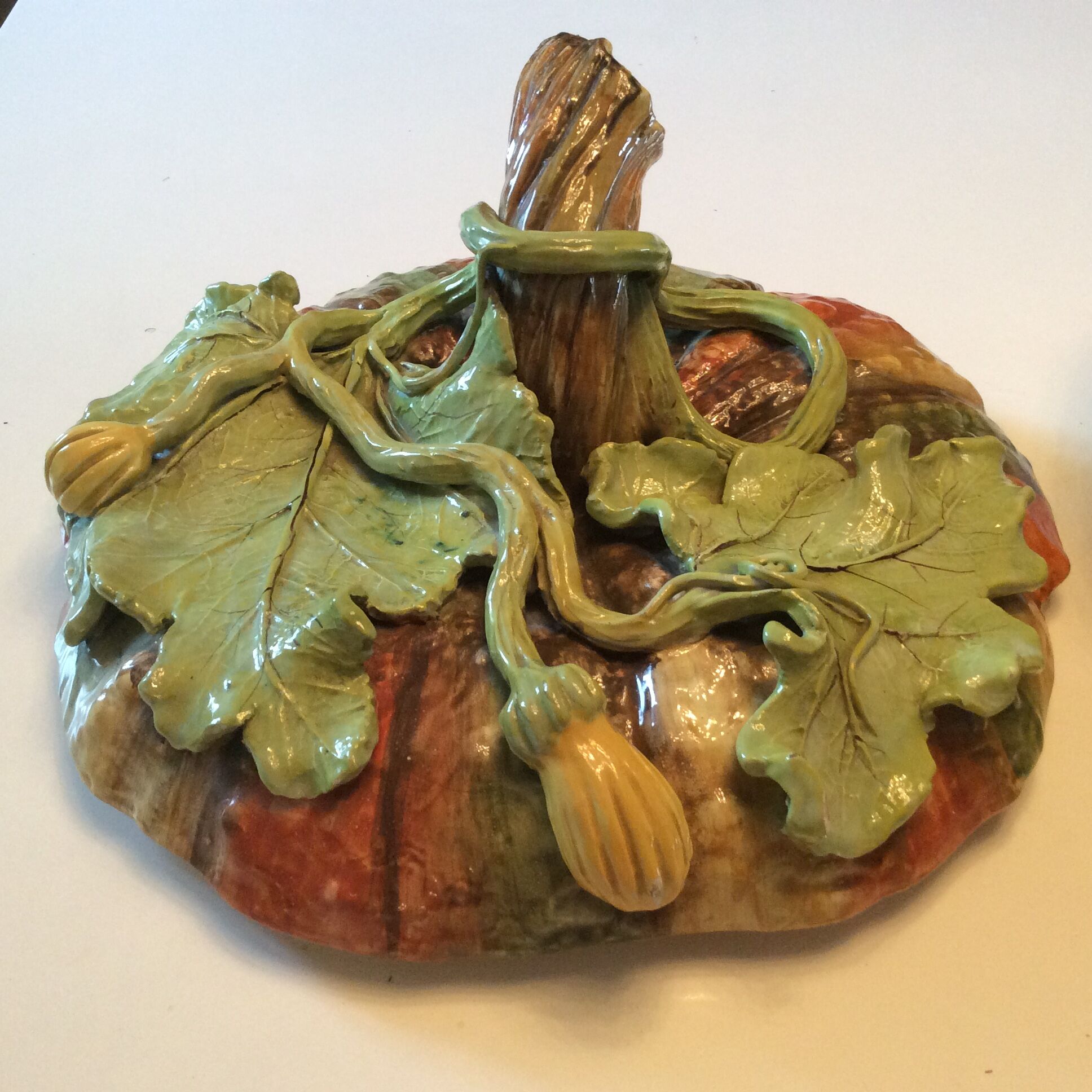 Soupière in italian dab in the shape of a pumpkin