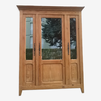 Armoire parisienne