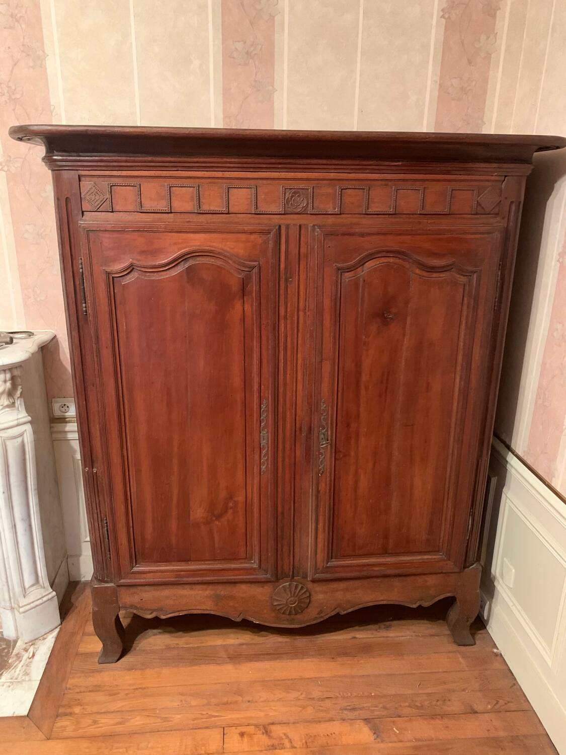 Louis XV Bassette cabinet from the 18th century