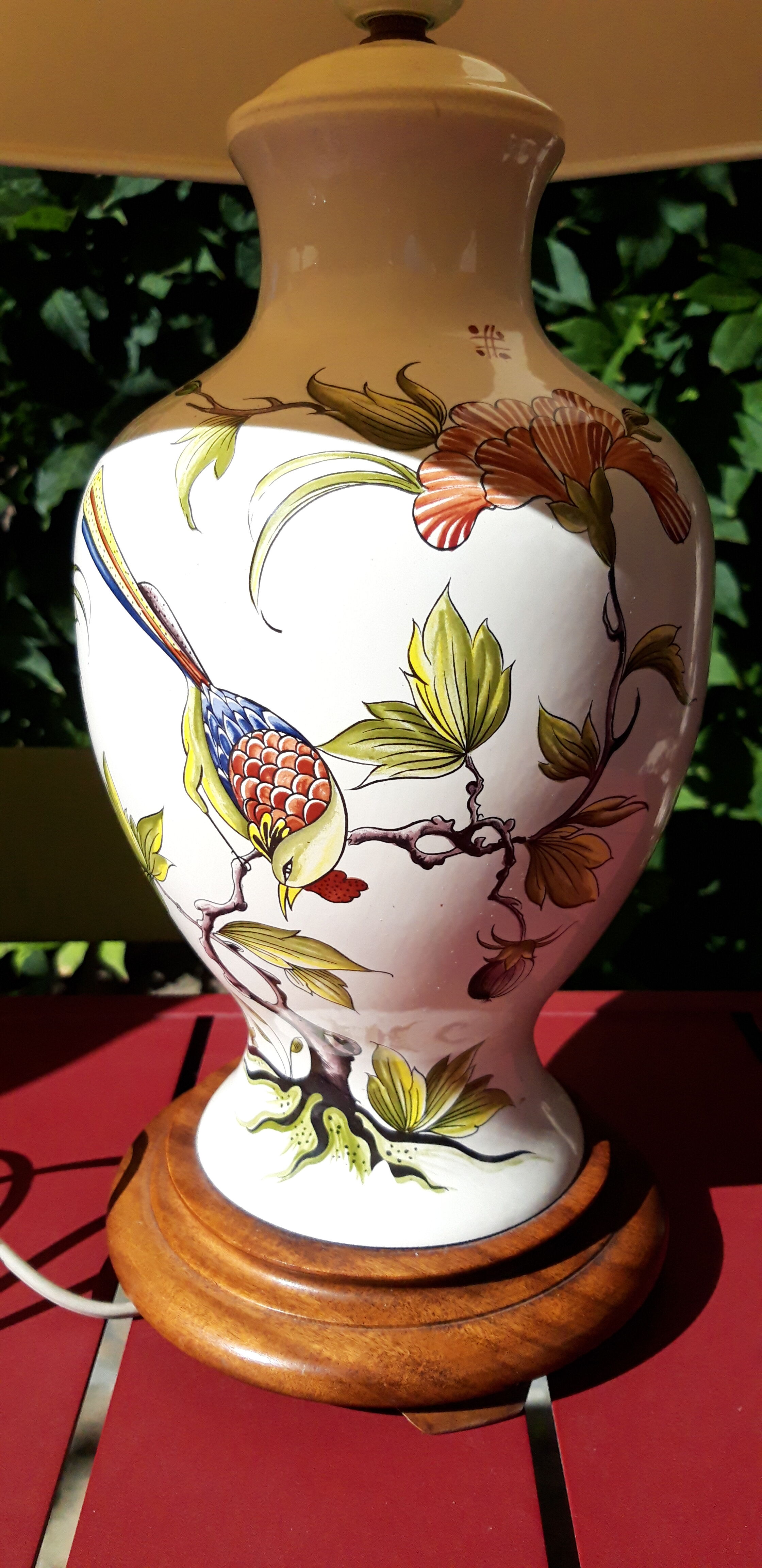 Lamp birds, flowers and ladybugs