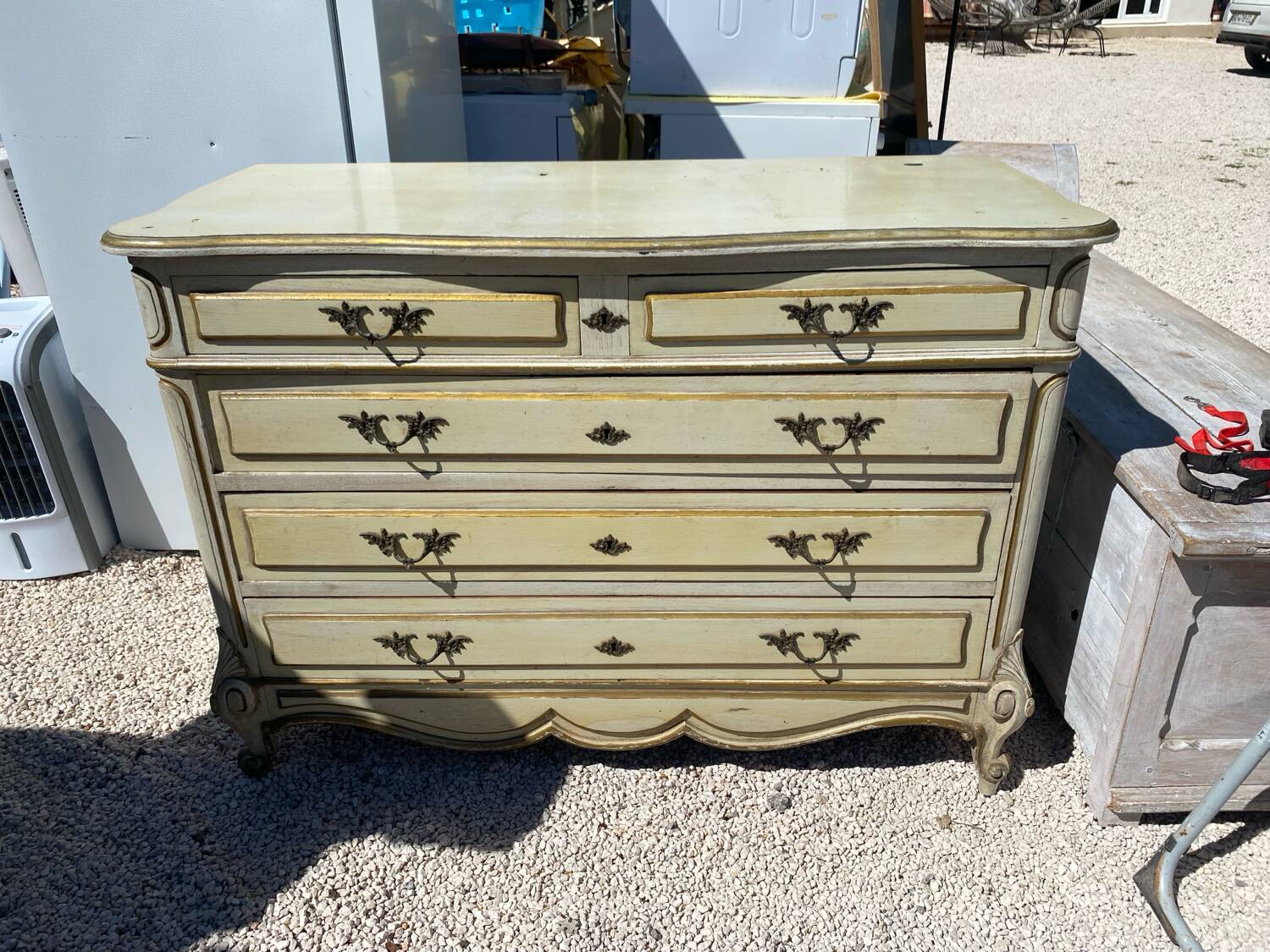 Antique chest of drawers