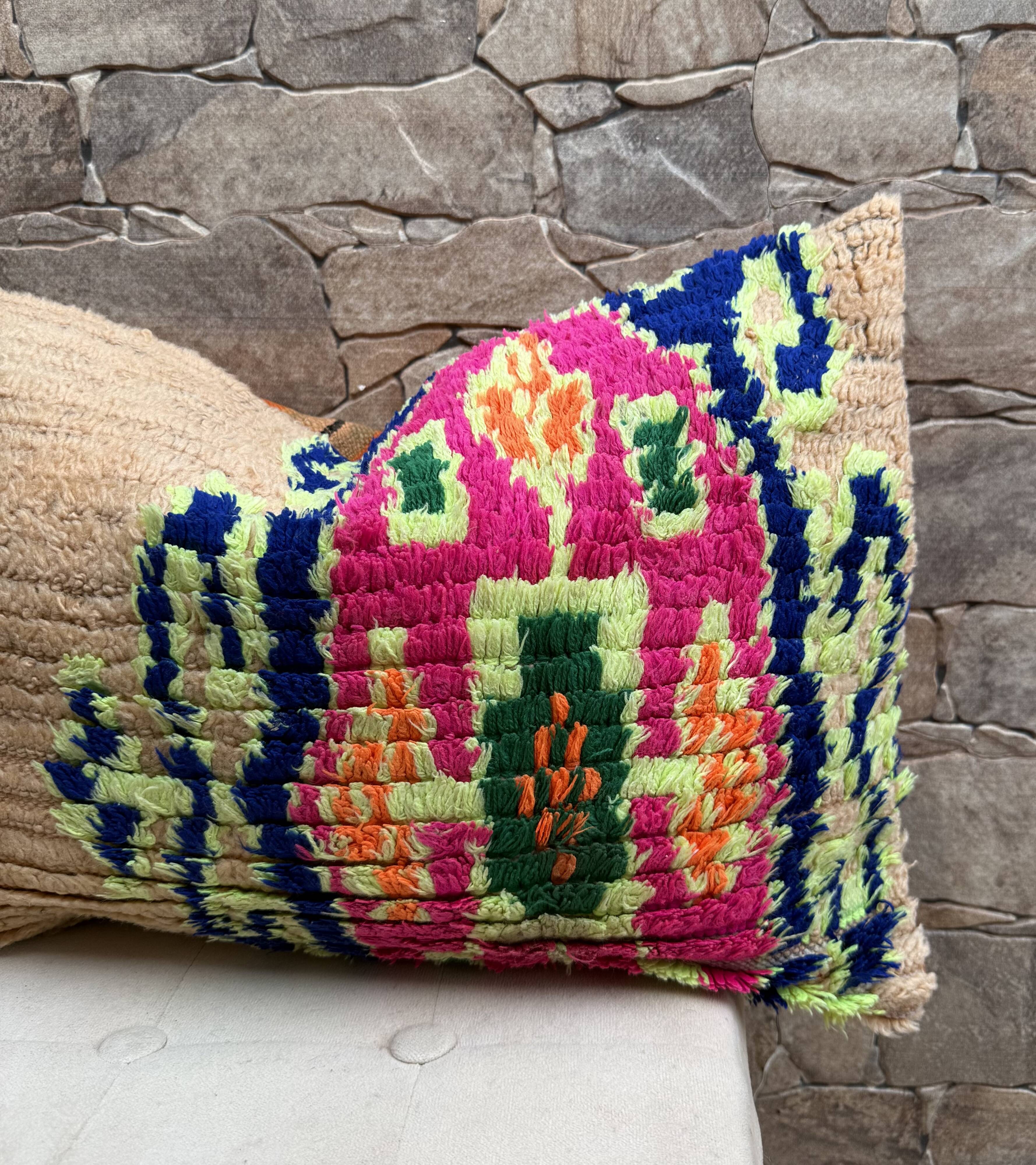 Vintage Berber kilim cushion cover: Moroccan wool cushion 60x40cm