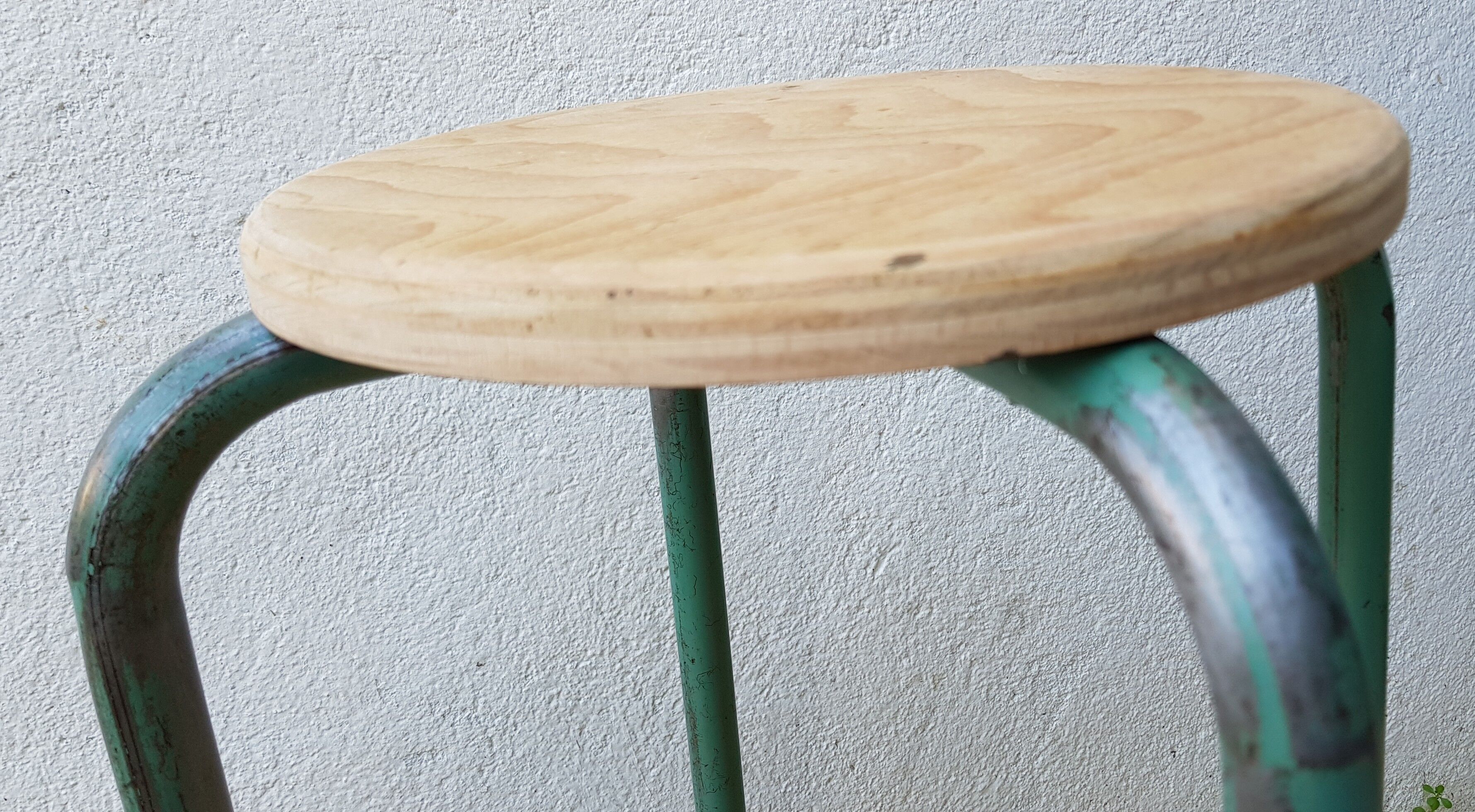High metal and wood stool
