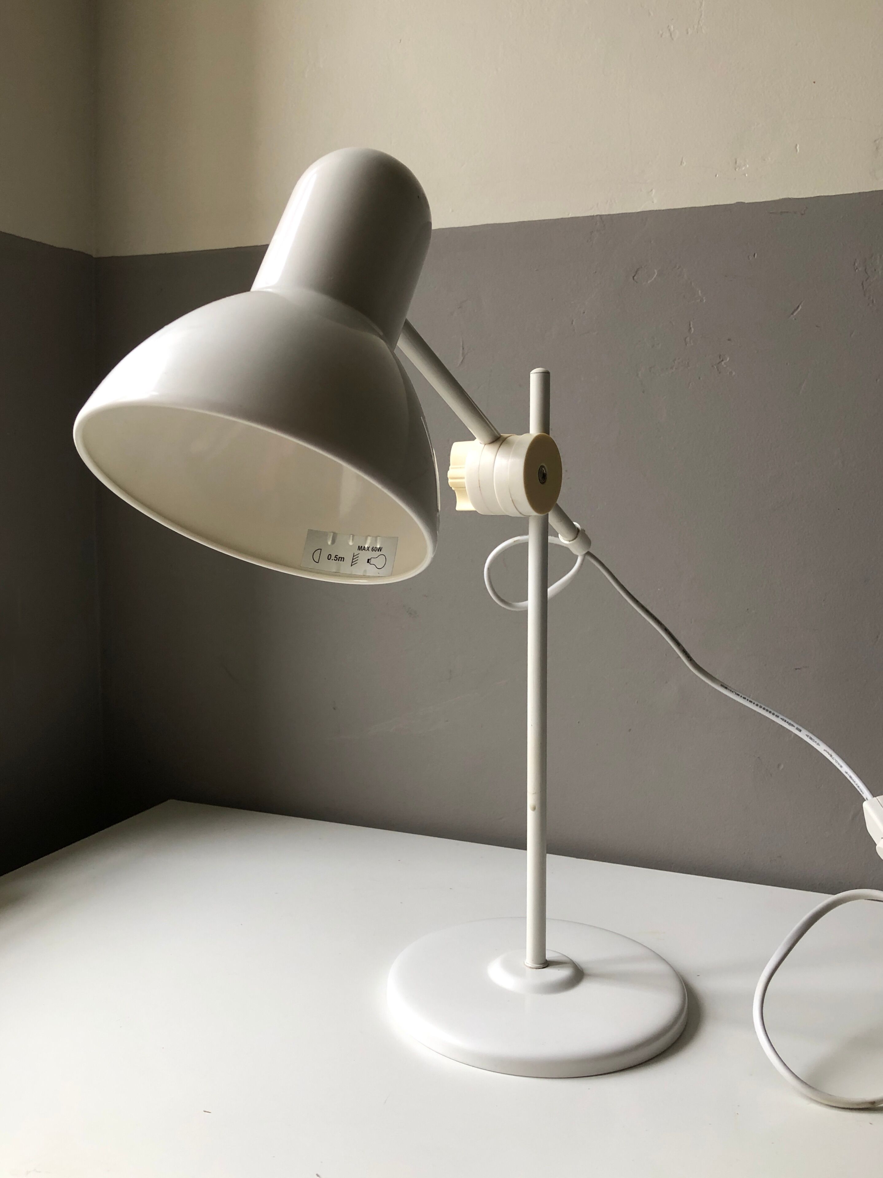 Lampe de bureau orientable blanche