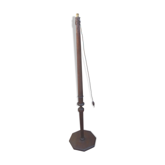 Lampadaire bois sculpté