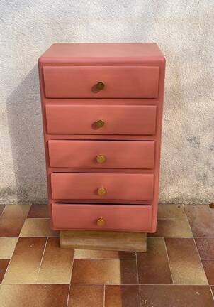 Restored vintage chest of drawers – 1960 – Terracotta & brass – unique piece