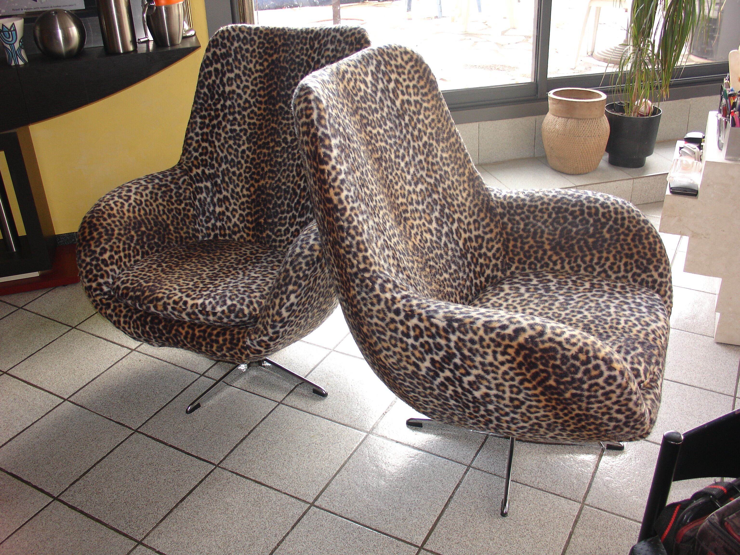 Pair of "egg" chairs from 1973