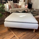 Pouf Footrest in white fabric model SÖDERHAMN IKEA.