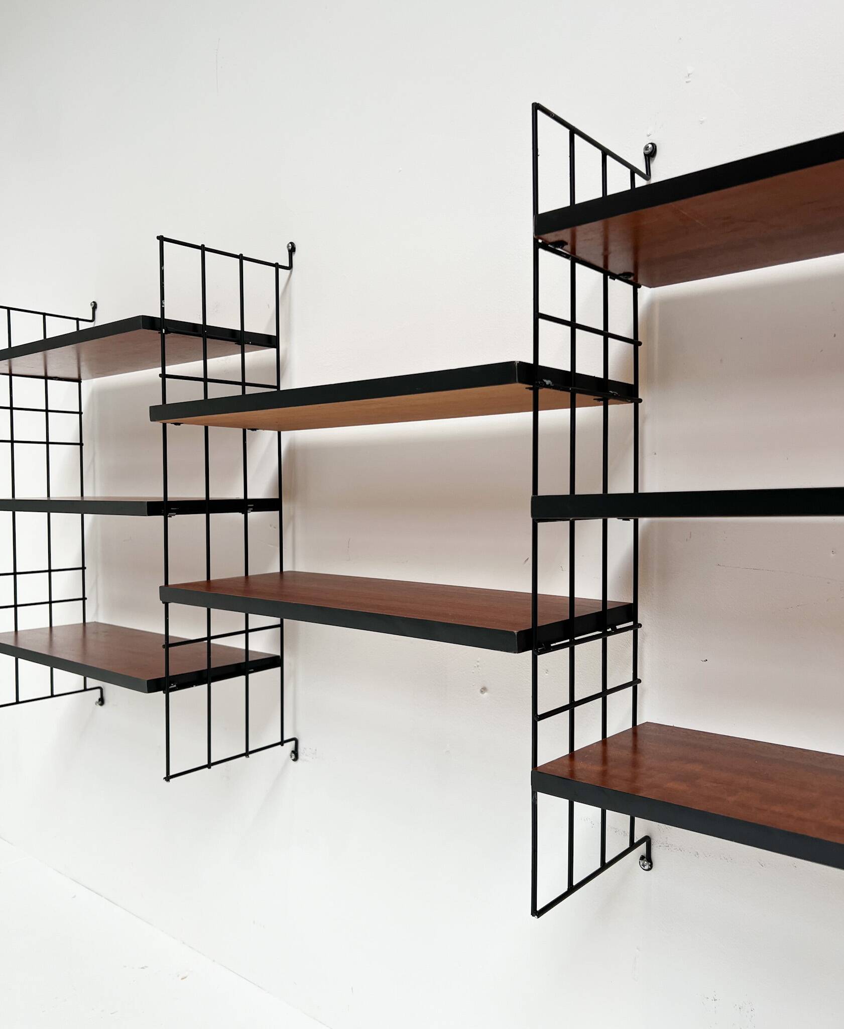 12 pieces shelving system from the 1960s