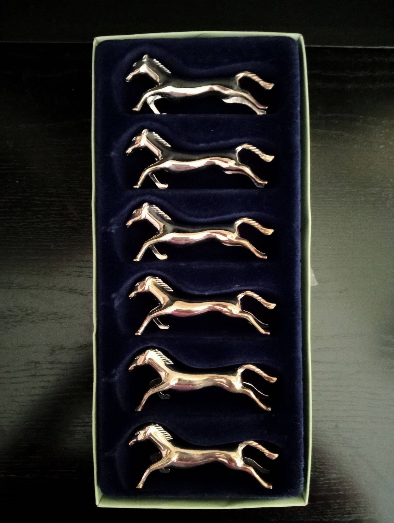 Racehorse knife holder