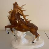 Hunting porcelain