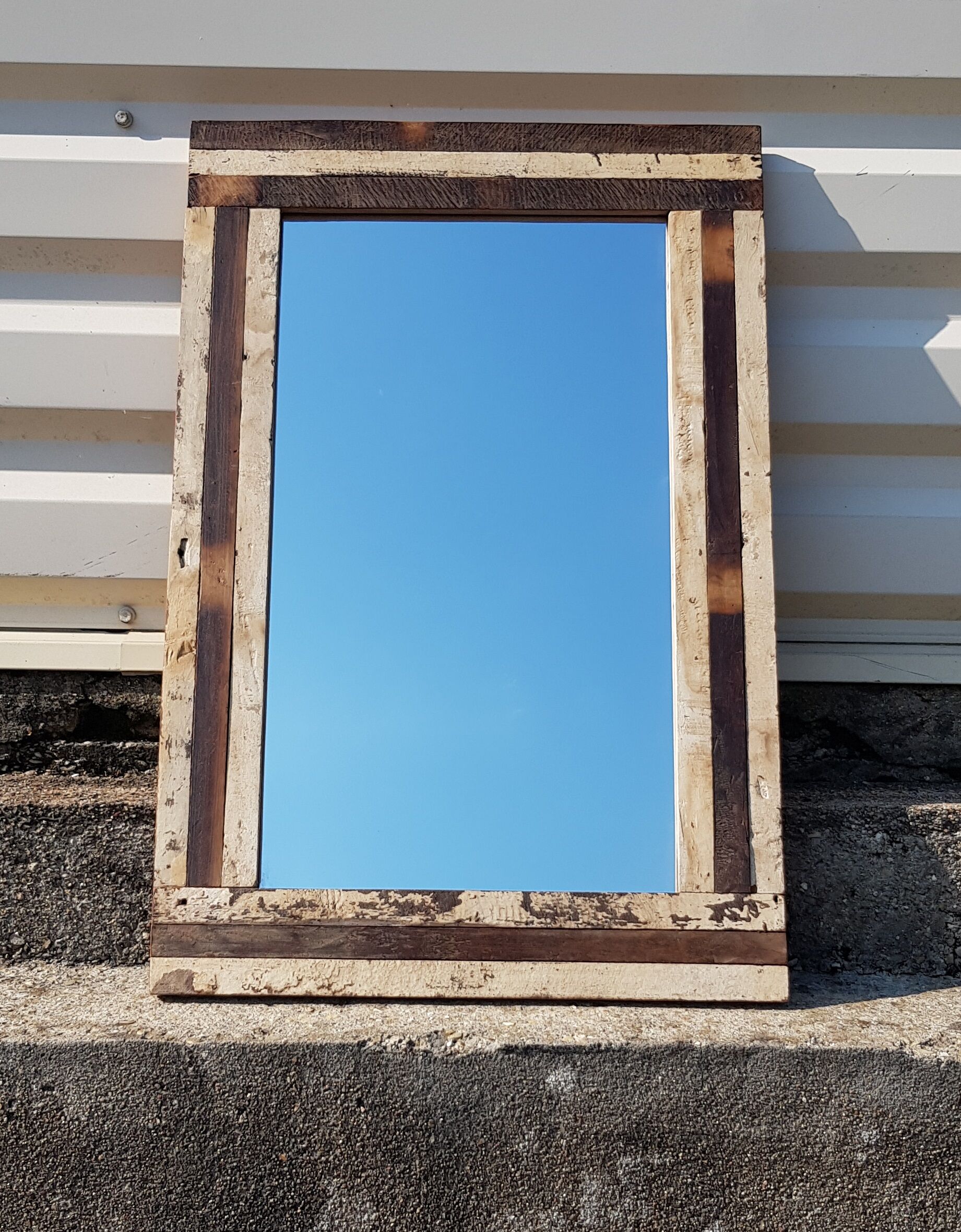 Rectangular mirror in polychrome wood