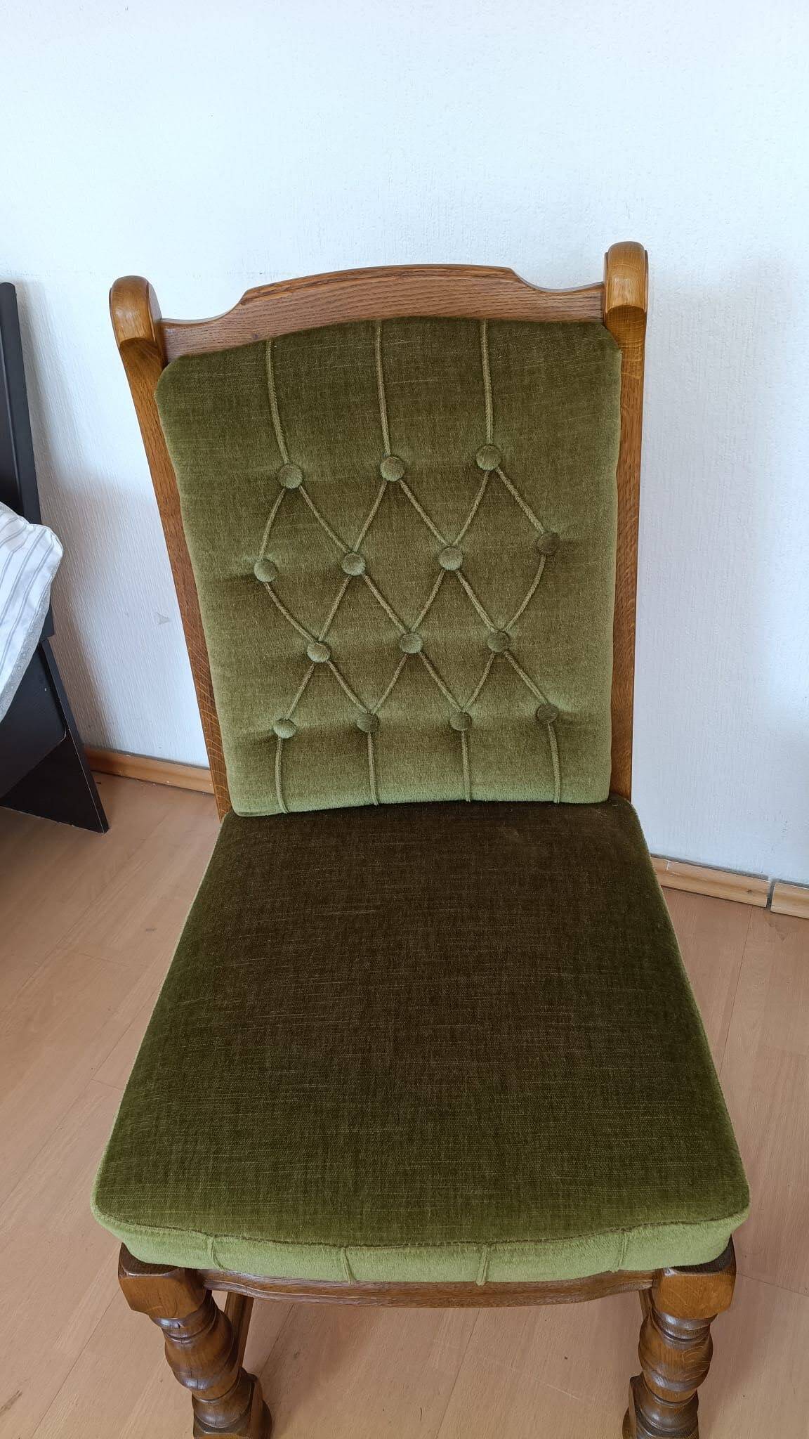 Set of 6 Louis XIII chairs in Oak and Moss Green Velvet - Vintage 1970