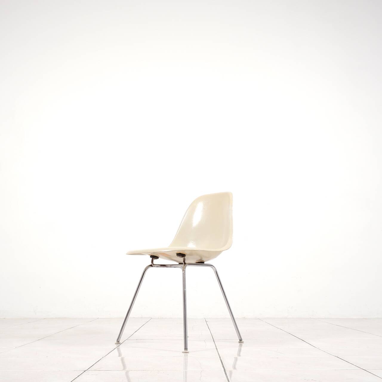 Ensemble de 4 chaises Eames en fibre de verre avec base en H pour Fehlbaum par Herman Miller