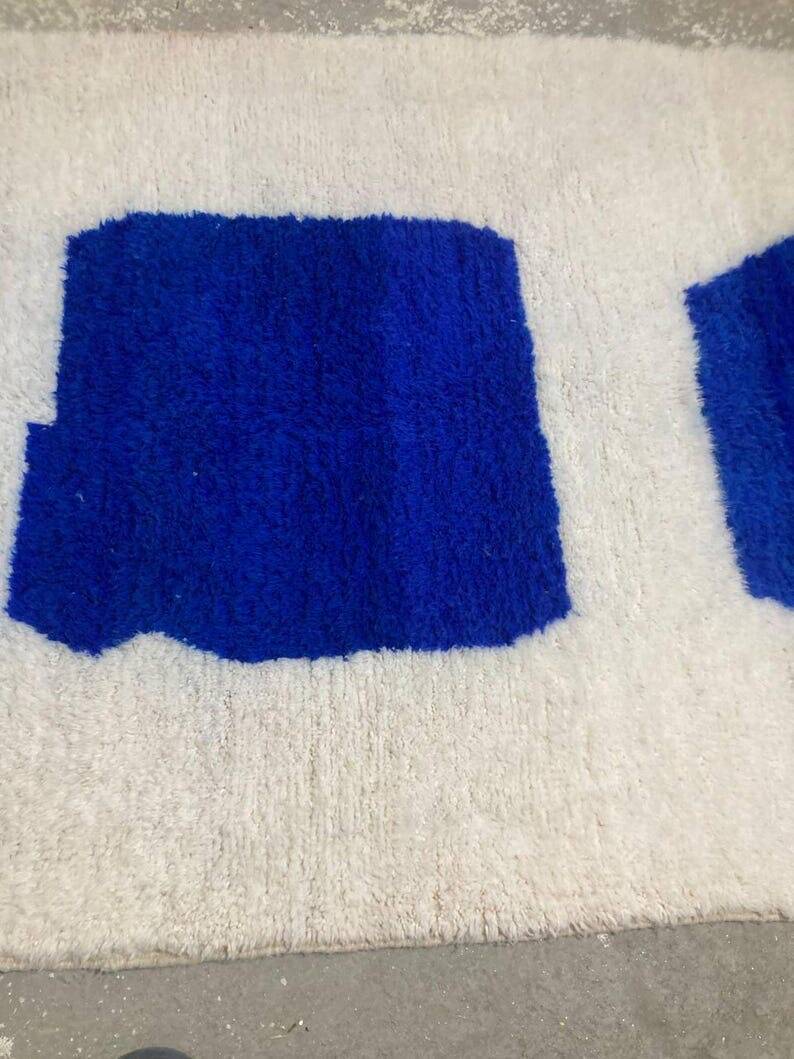 Handmade Berber rug in pure wool, size 200 x 300 cm