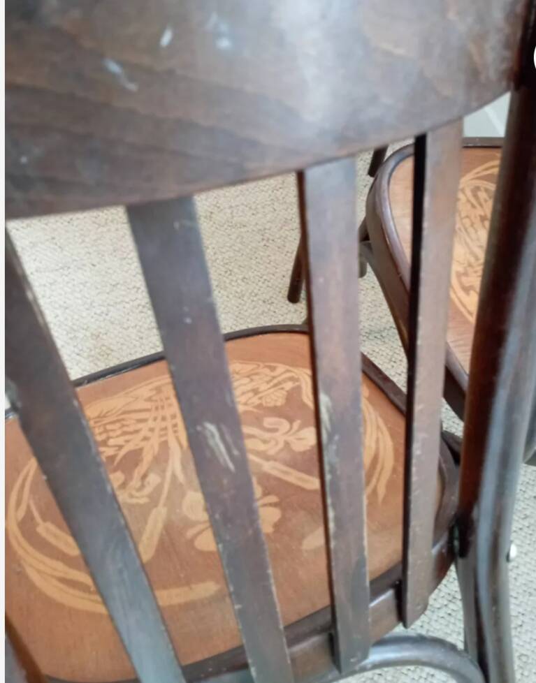 Chaises bistrot vintage