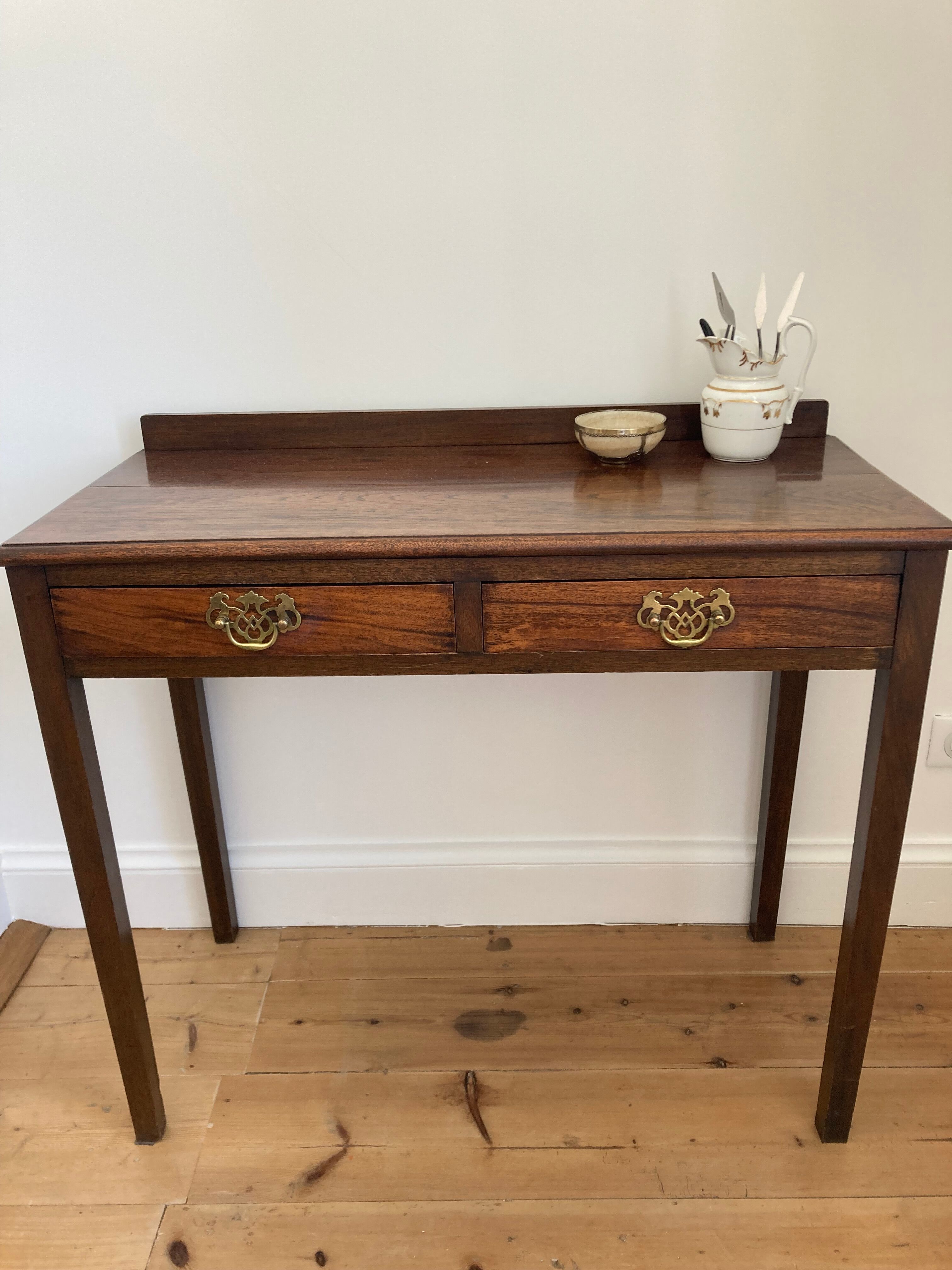 English desk