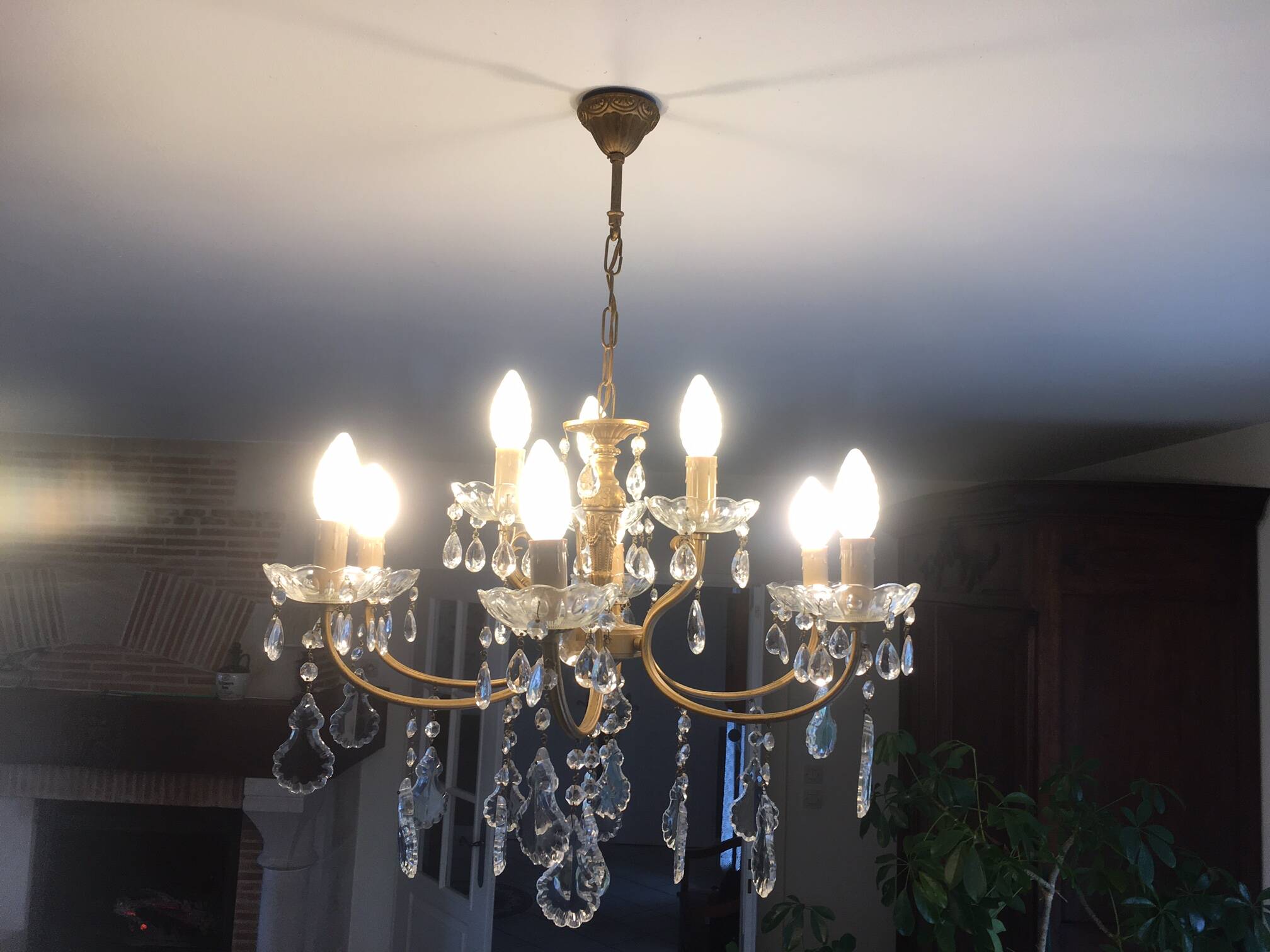 Chandelier with 9 lights - perfect working condition - No missing parts