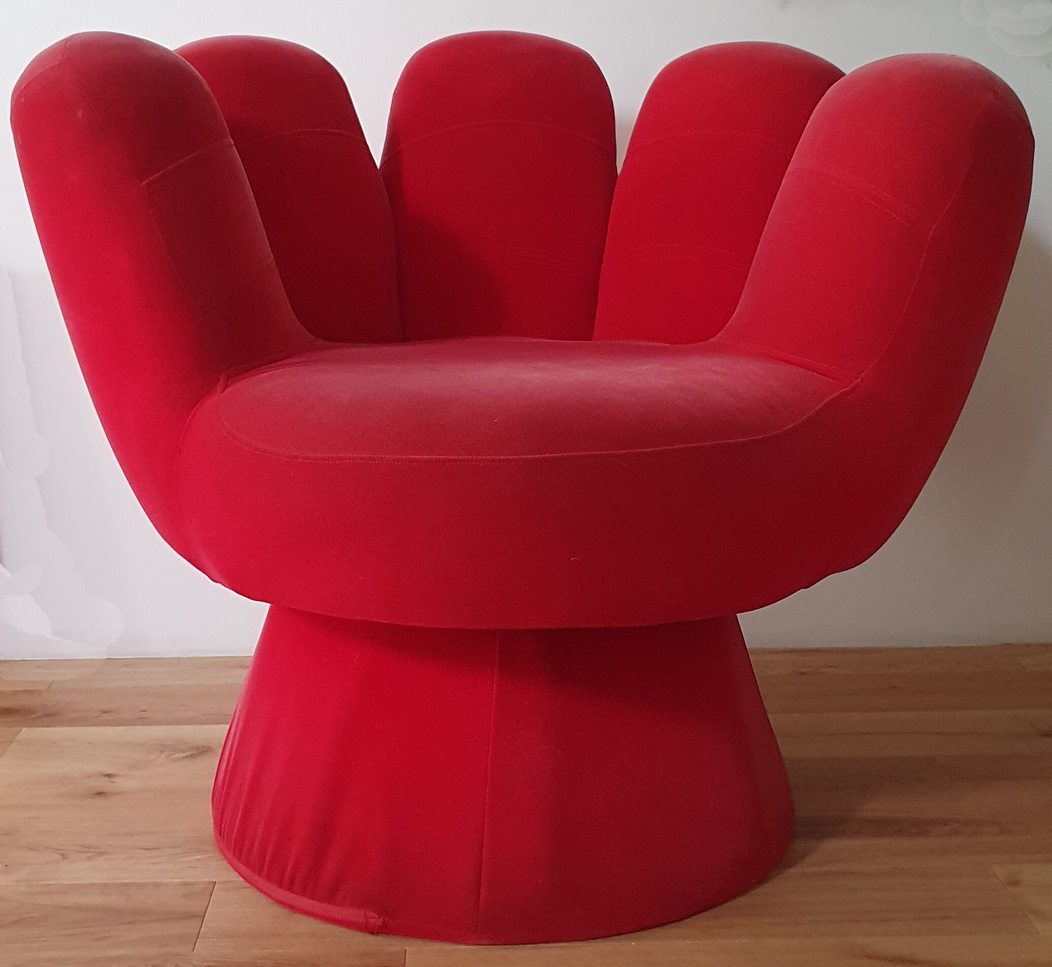 Vintage red hand armchair - 70s