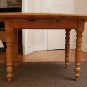 Table ovale anglaise ancienne en pin